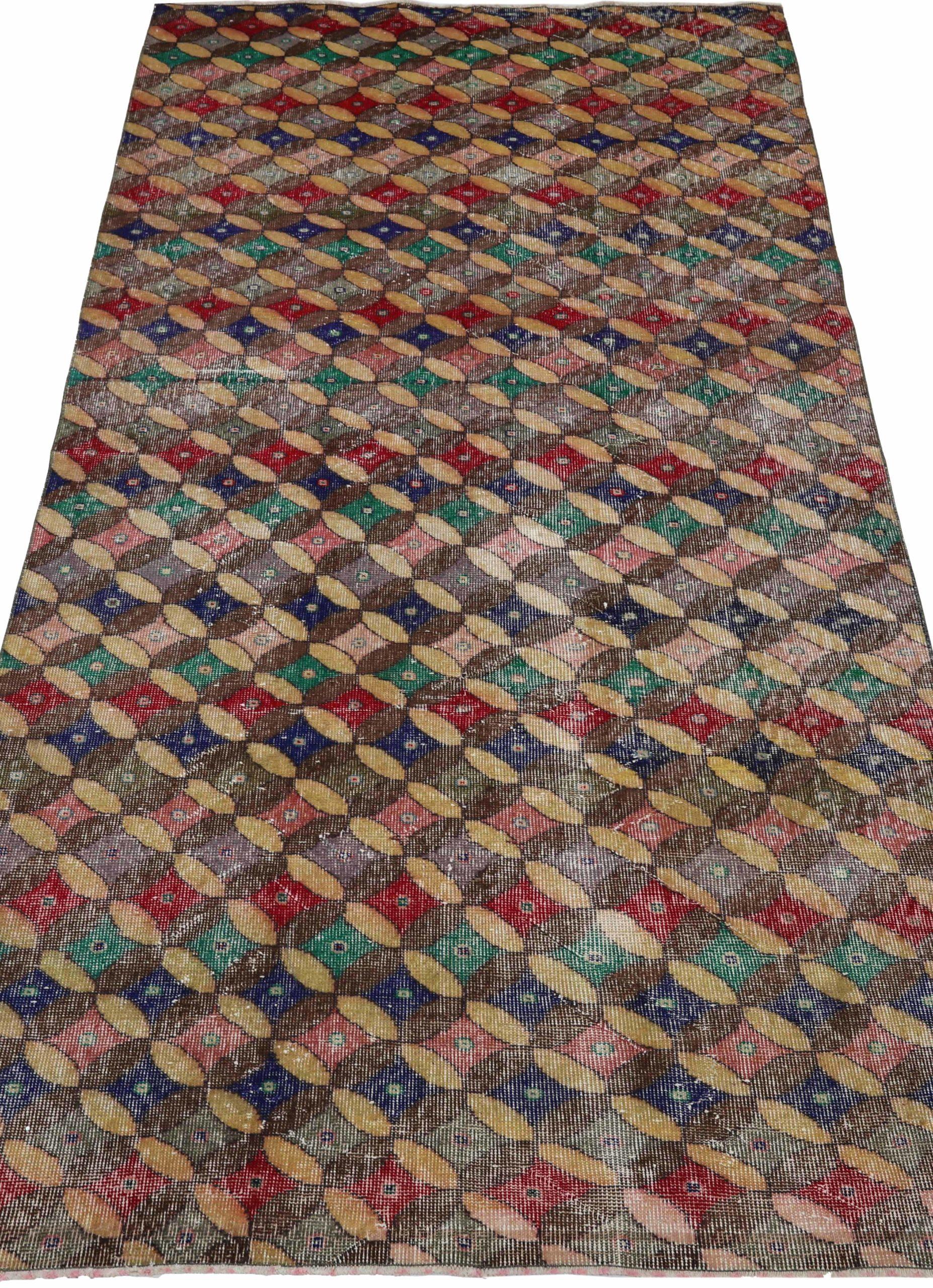 Entdecken Sie die Eleganz von Turkey Anatoly mit dem kleinen Teppich CIRCA 1940. Dieses exklusive Design in den Farben Wolle und GrünMarineblauRosaRotGelb ist perfekt, um Ihren Raum zu verschönern.