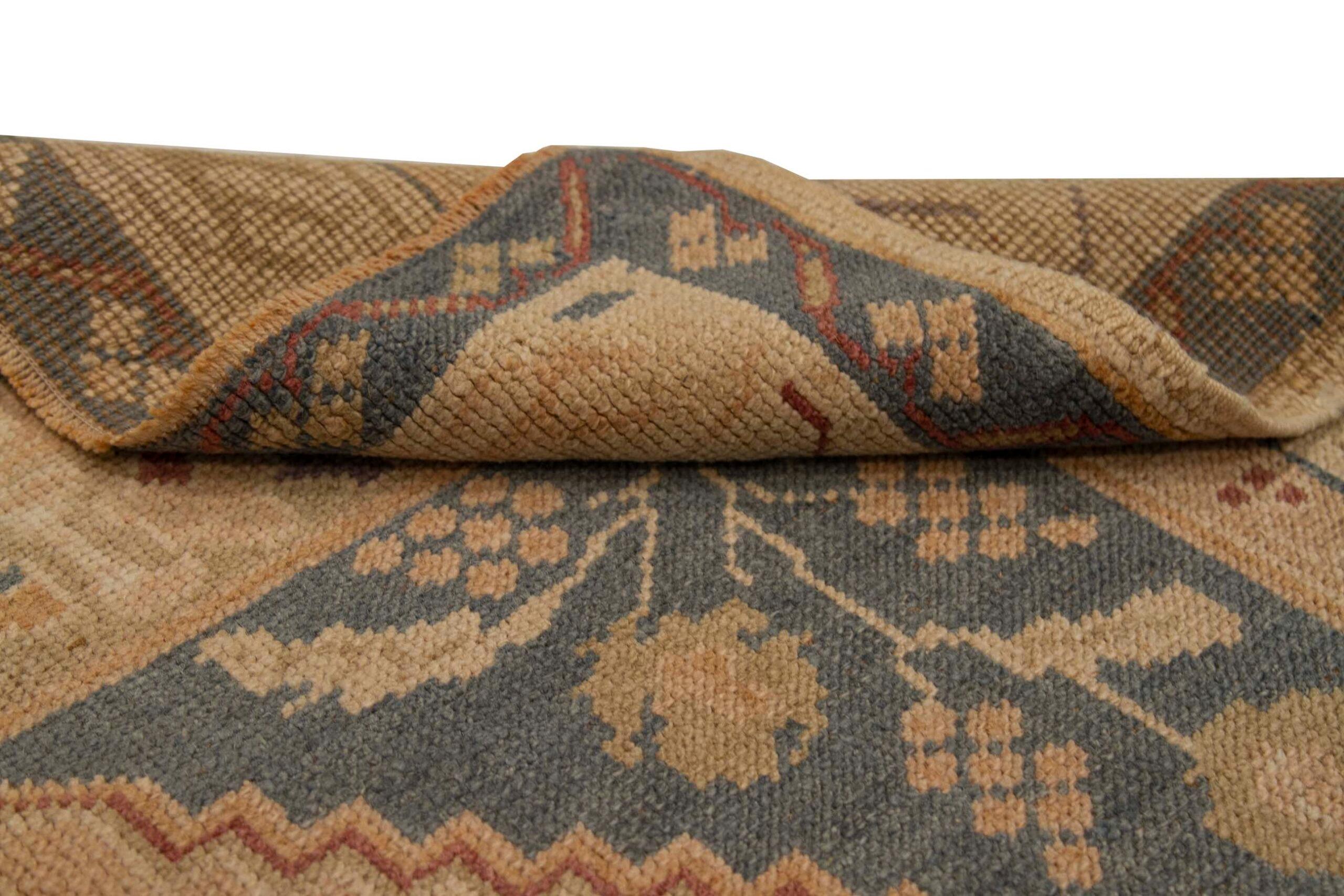 Türkischer Anatoly Kleiner Teppich - Wolle Elfenbein Marineblau Design - 92802 (20. Jahrhundert) im Angebot