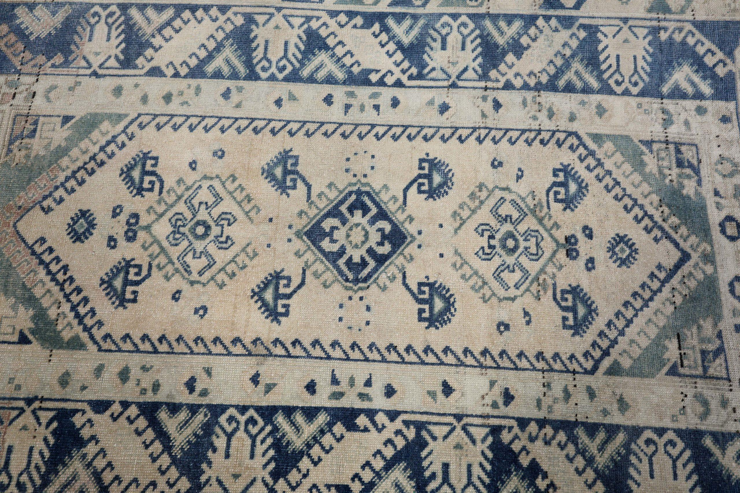 Türkischer Anatoly Kleiner Teppich - Wolle Elfenbein Marineblau Design - 93142 im Angebot 1
