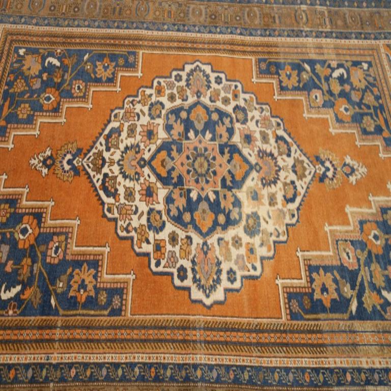 XX secolo Tappeto Turkey Anatoly Small - Lana Avorio Blu Navy Arancione Design - 92989 in vendita