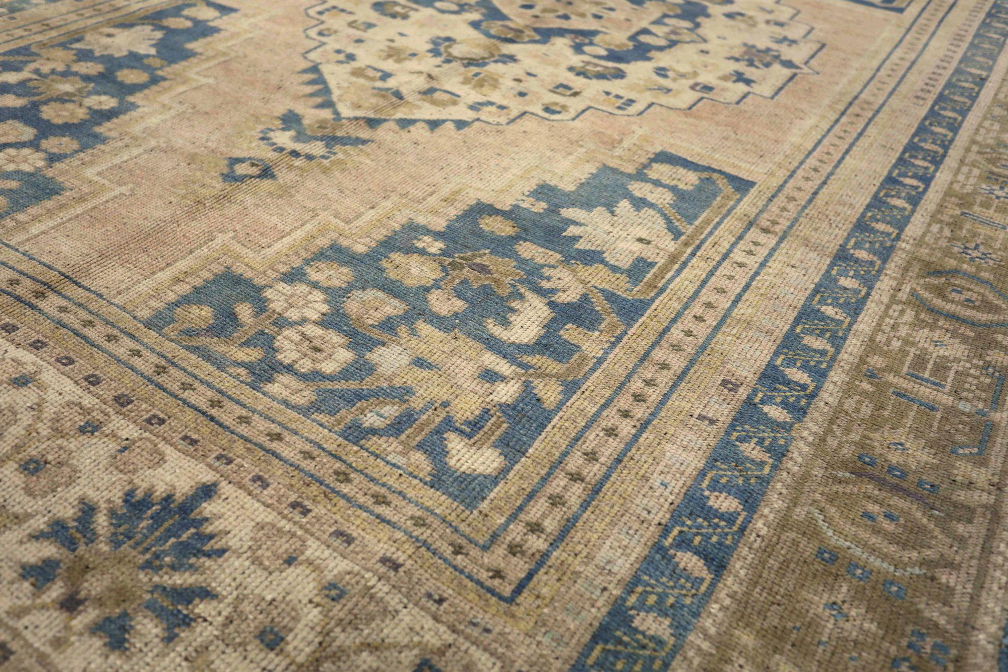 Türkischer Anatoly Kleiner Teppich - Wolle Elfenbein Marineblau Blau Rosa Design - 93072 (20. Jahrhundert) im Angebot