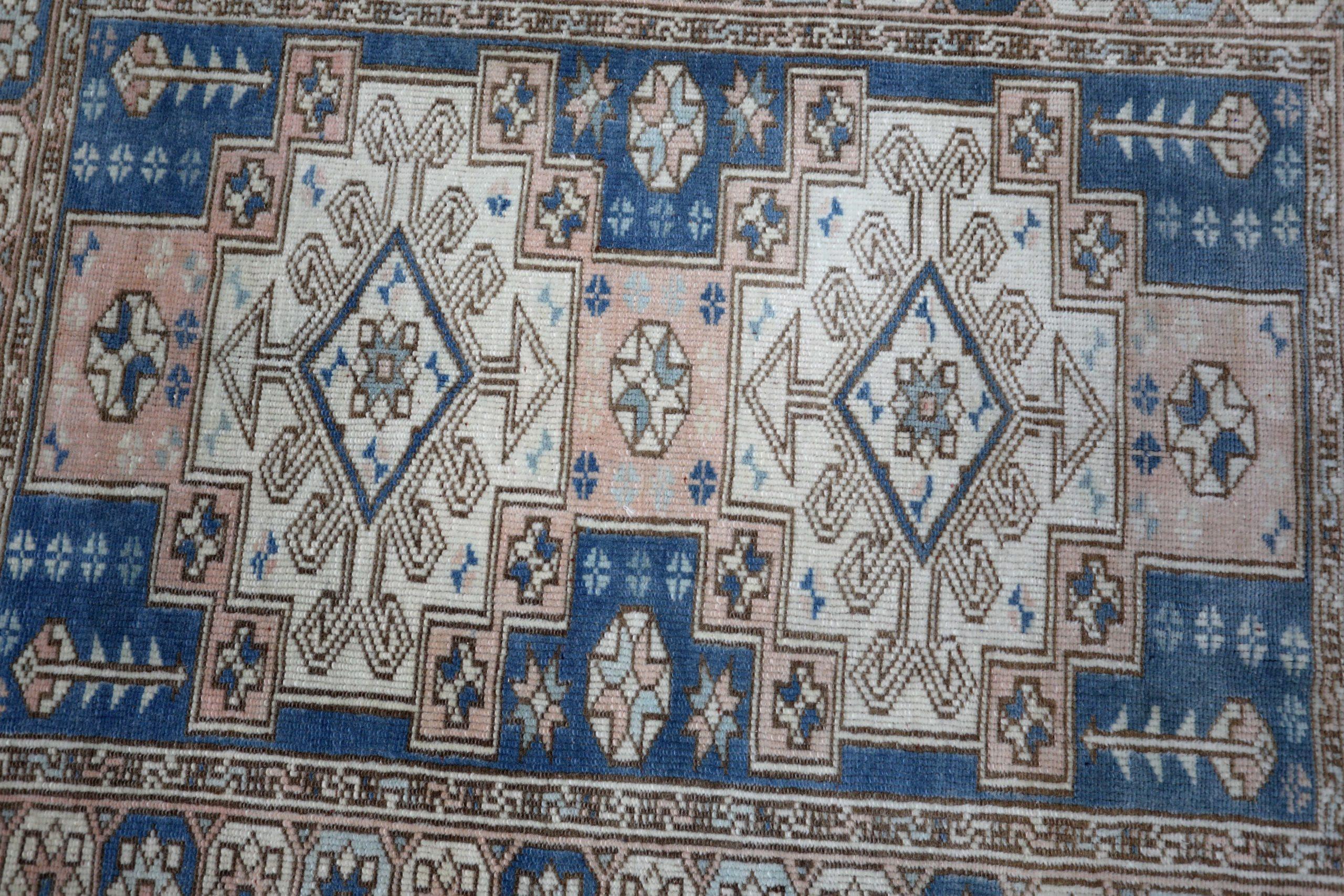 Turkey Anatoly Kleiner Teppich - Wolle Elfenbein Marineblau Blau Rosa Design - 93230 (20. Jahrhundert) im Angebot