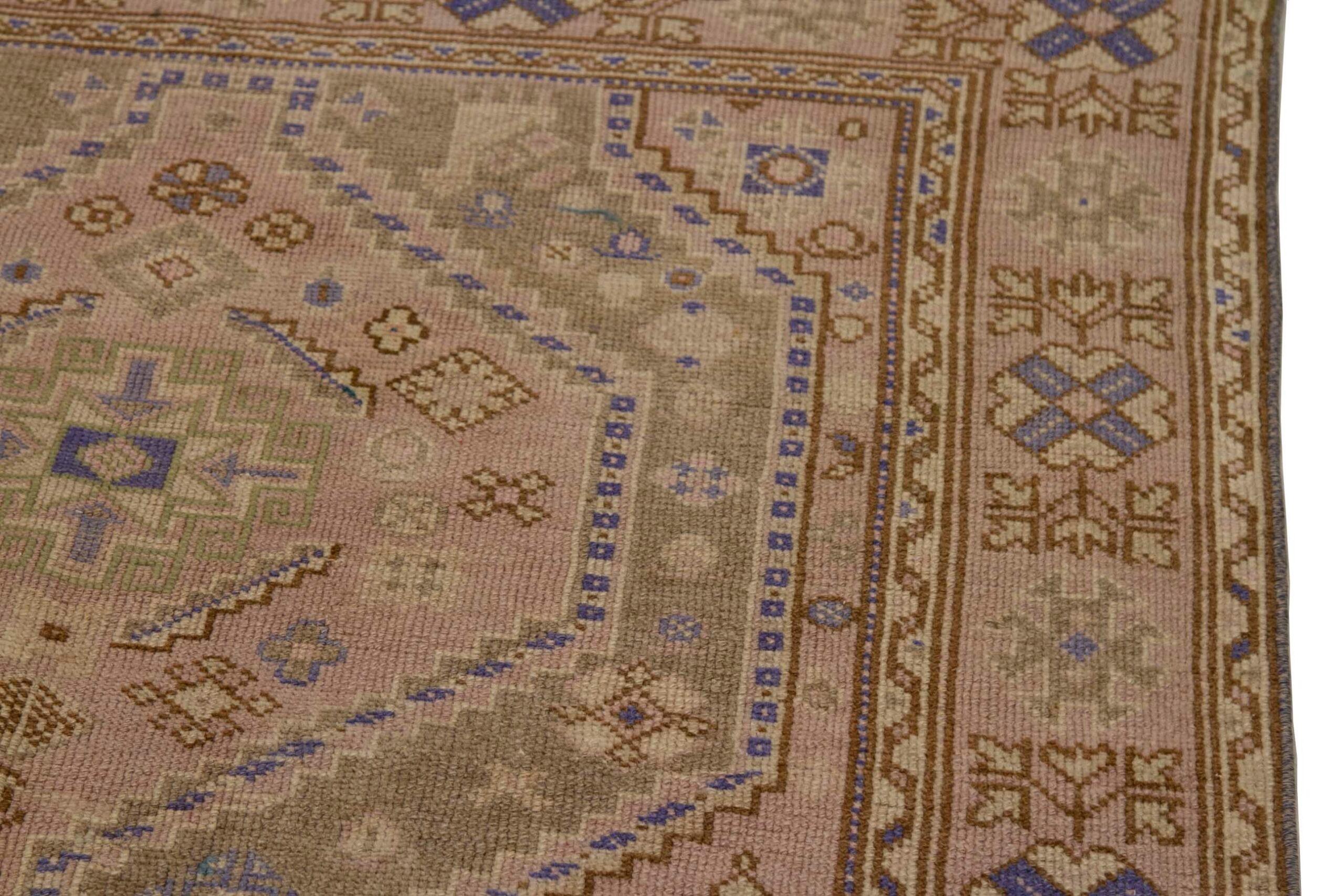 Turkey Anatoly Kleiner Teppich - Wolle Rosa Lila Taupe Design - 92754 (20. Jahrhundert) im Angebot