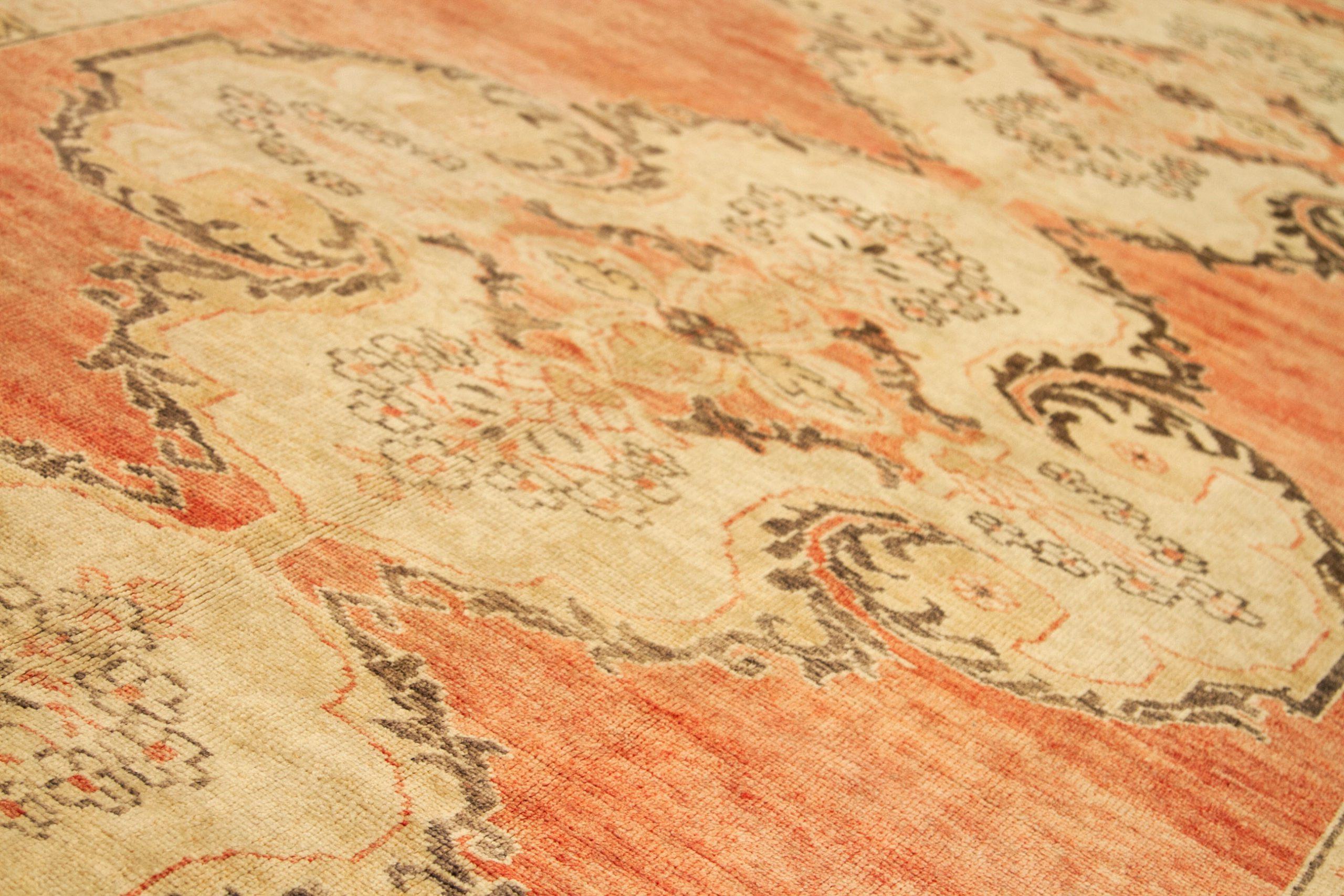 Turkish Turkey Burdur Area Rugs - Wool Ivory Red Design - 92774 For Sale