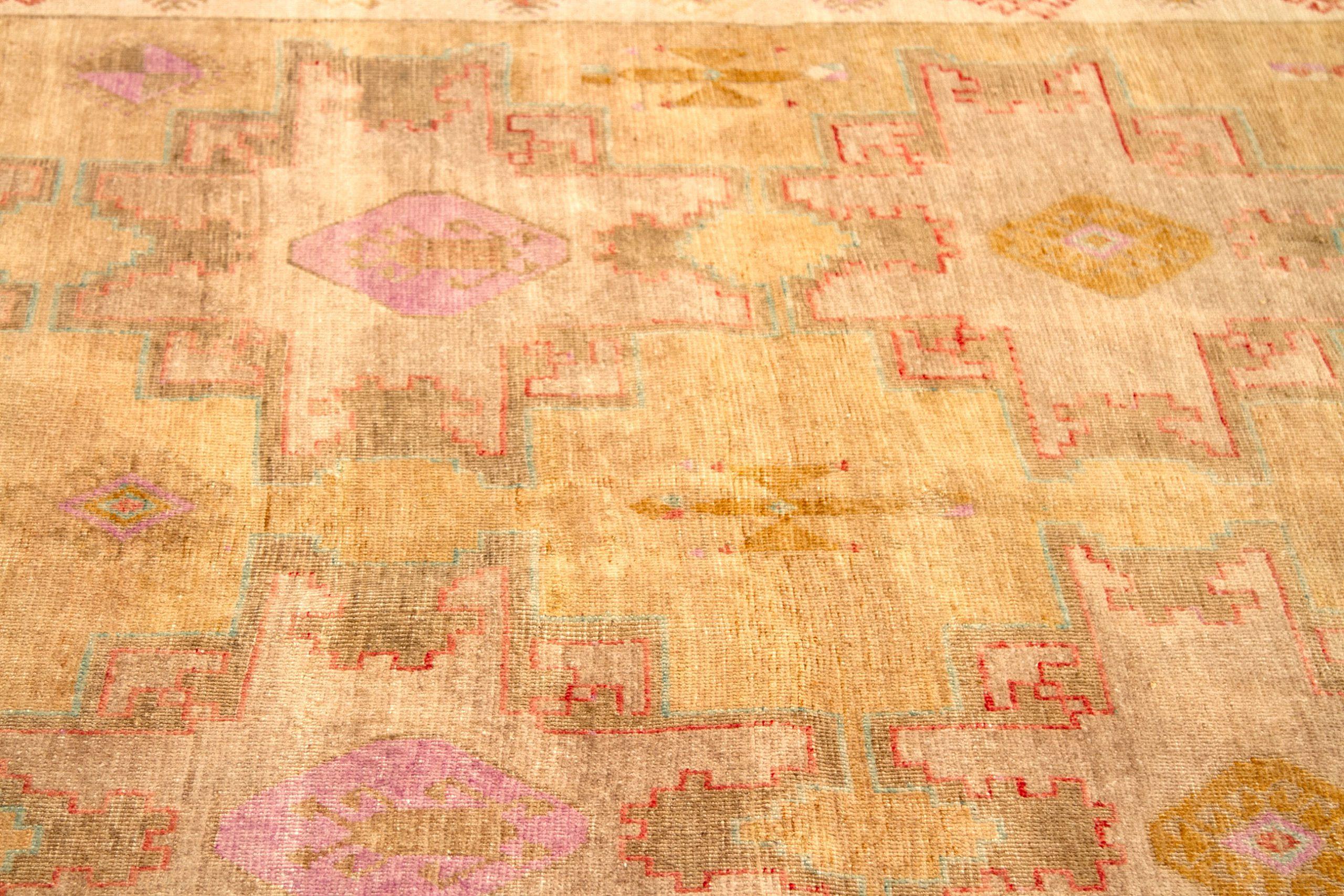 Türkei Kars Area Rugs - Wolle Elfenbein Rosa Purpel Gelb Design - 92748 im Zustand „Hervorragend“ im Angebot in Dallas, TX