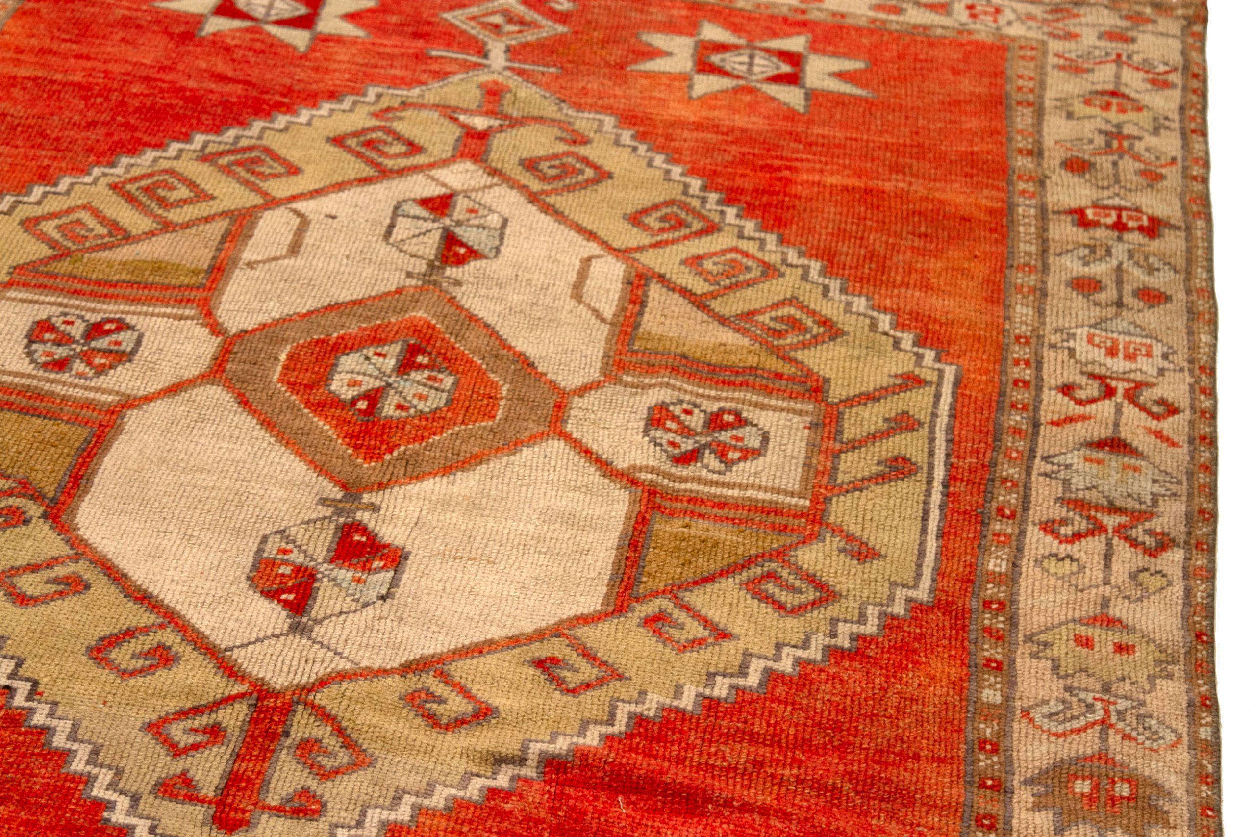 20ième siècle Petit tapis turc Kars - Laine ivoire rouge taupe motif - 92724 en vente