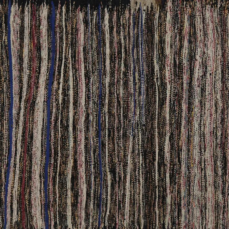 Entdecken Sie die Eleganz der türkischen Kilims mit Teppichen. Dieses exklusive Design, das mit viel Liebe zum Detail entworfen wurde, ist perfekt, um Ihren Raum zu verschönern.