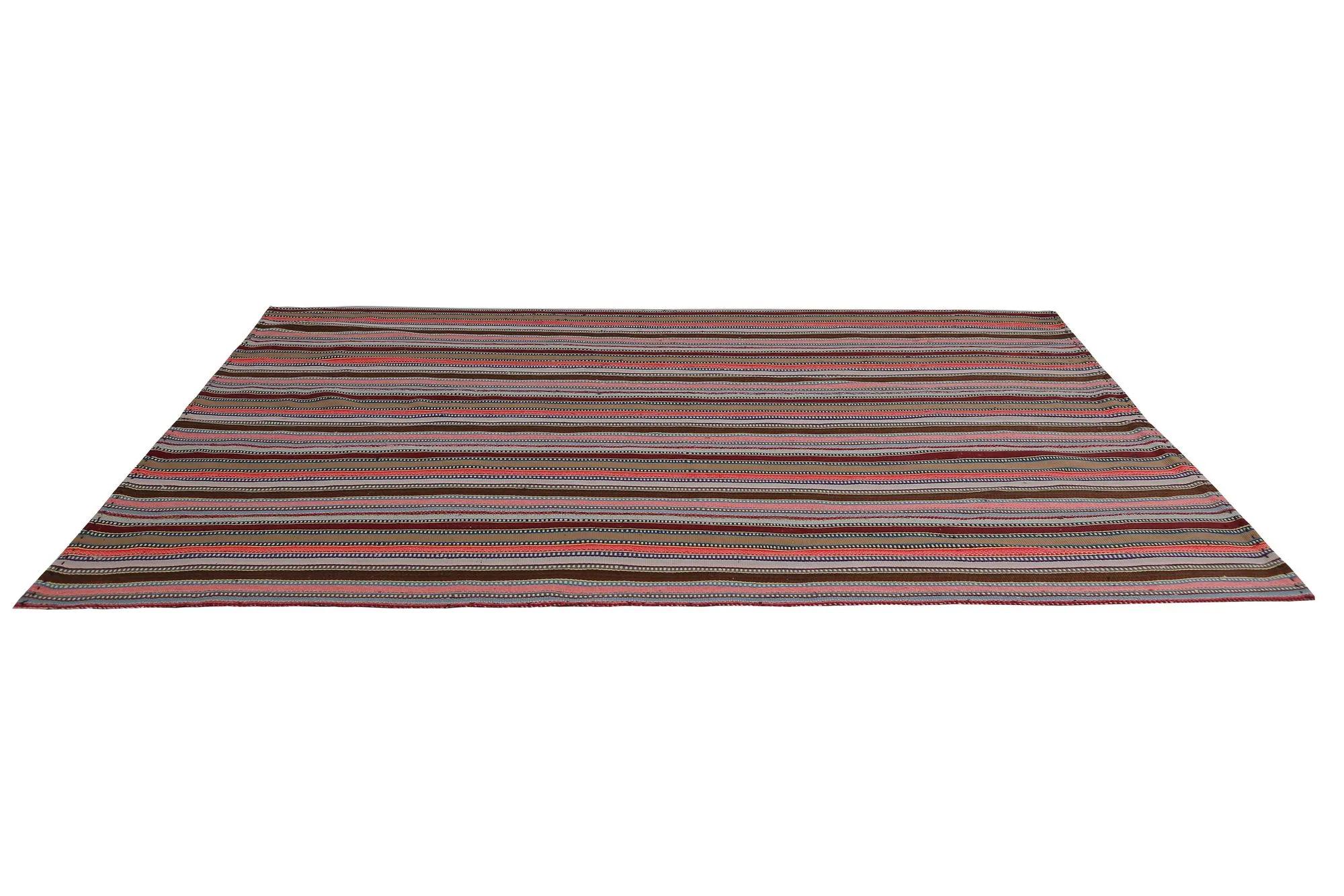 Entdecken Sie die Eleganz der türkischen Kilims mit Teppichen. Dieses exklusive Design, das mit viel Liebe zum Detail entworfen wurde, ist perfekt, um Ihren Raum zu verschönern.