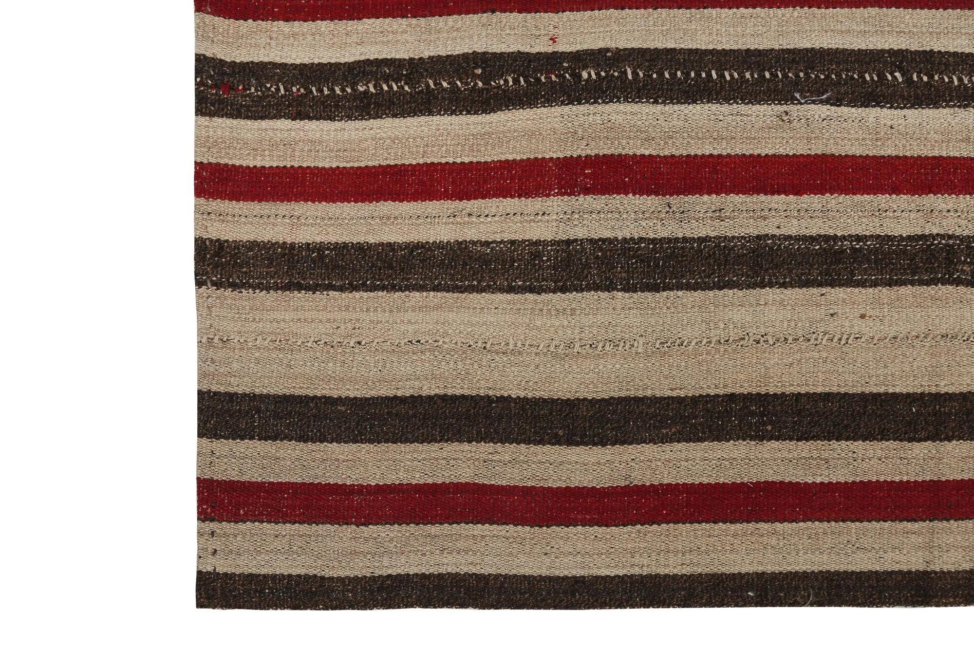 Entdecken Sie die Eleganz der türkischen Kilims mit Teppichen. Dieses exklusive Design, das mit viel Liebe zum Detail entworfen wurde, ist perfekt, um Ihren Raum zu verschönern.