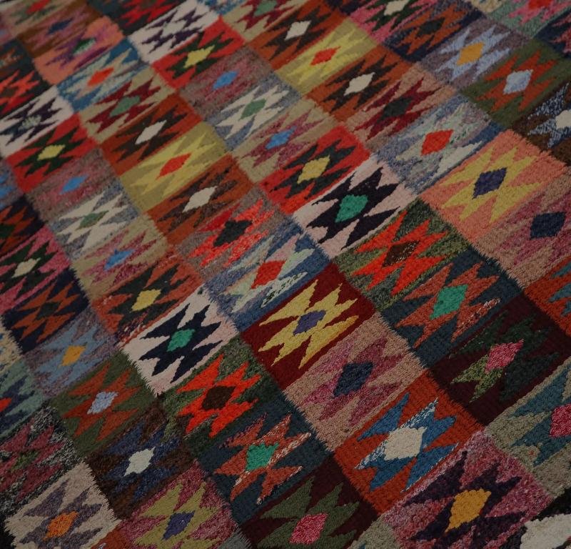 Turkey Kelim-Teppiche – Design – 98942 (Handgeknüpft) im Angebot