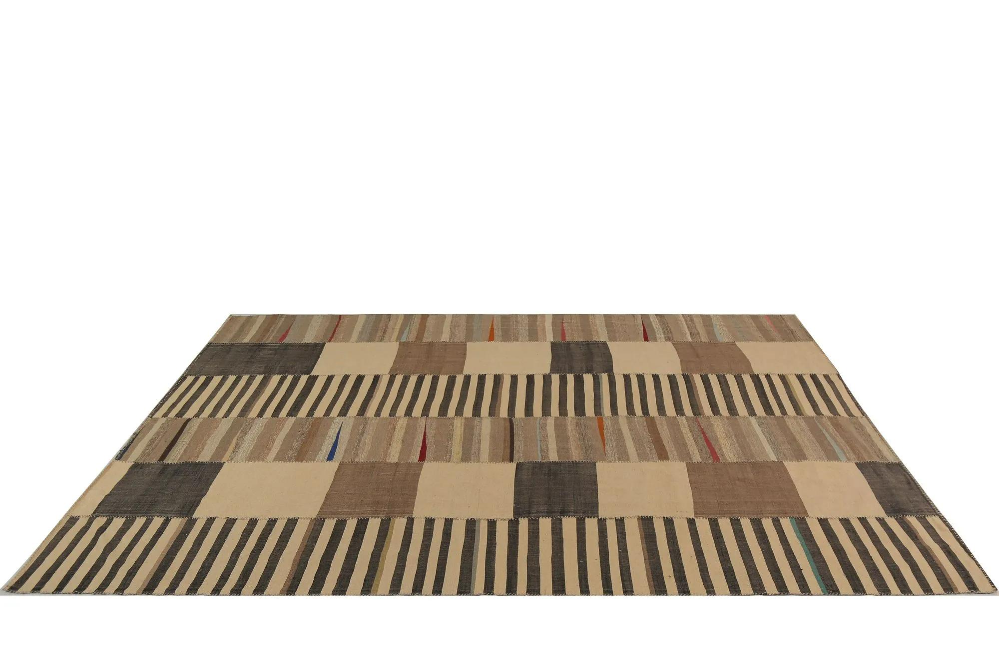 Entdecken Sie die Eleganz der türkischen Kilims mit Teppichen. Dieses exklusive Design, das mit viel Liebe zum Detail entworfen wurde, ist perfekt, um Ihren Raum zu verschönern.