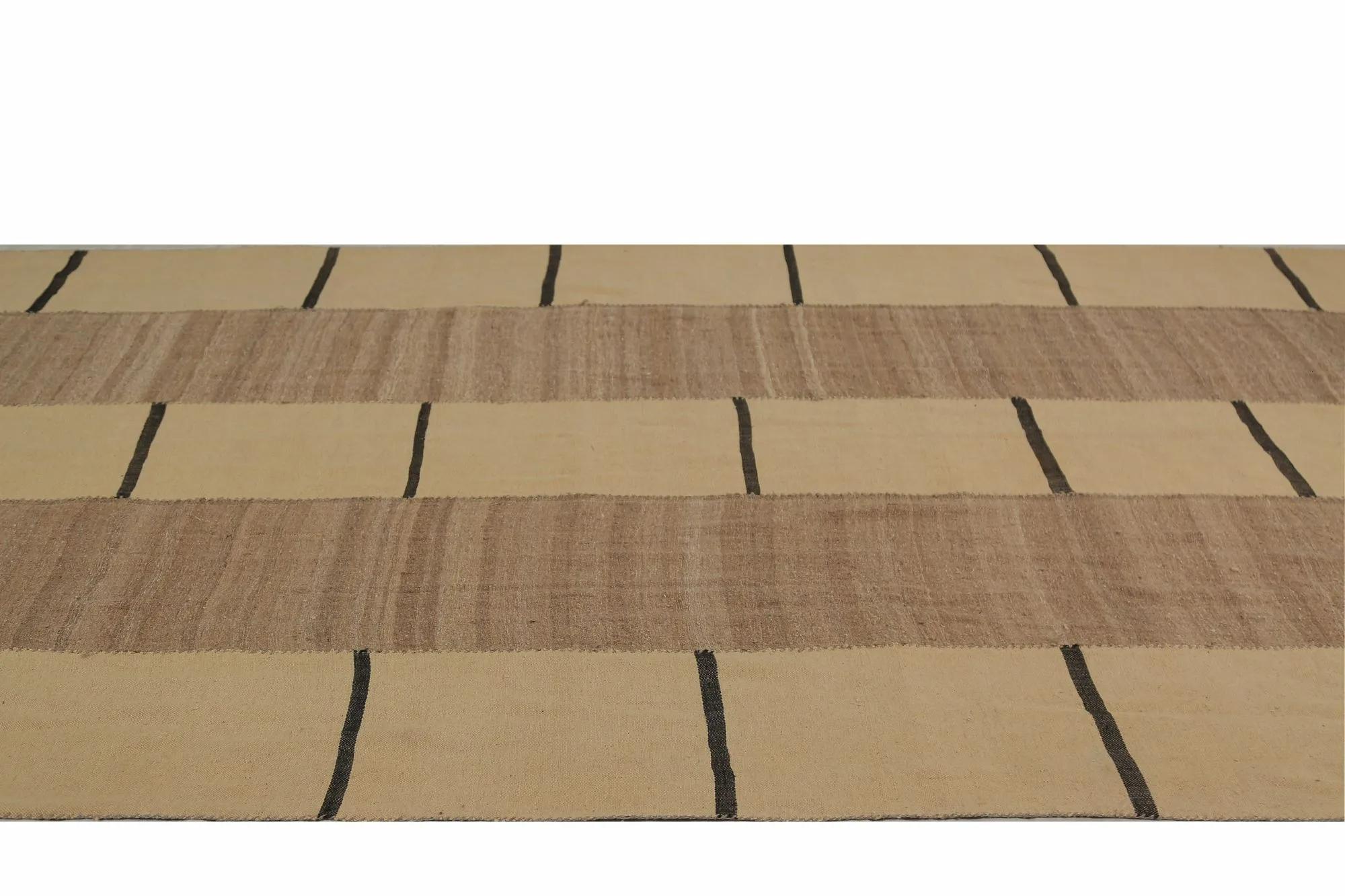 Entdecken Sie die Eleganz der türkischen Kilims mit Teppichen. Dieses exklusive Design, das mit viel Liebe zum Detail entworfen wurde, ist perfekt, um Ihren Raum zu verschönern.
