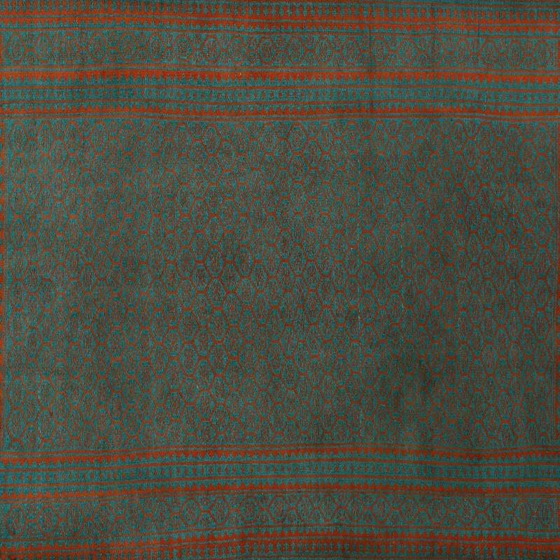 Scopri l'eleganza dei Rug & Kilim della Turchia. Progettato con una meticolosa attenzione ai dettagli, questo design esclusivo è perfetto per valorizzare il tuo spazio.
