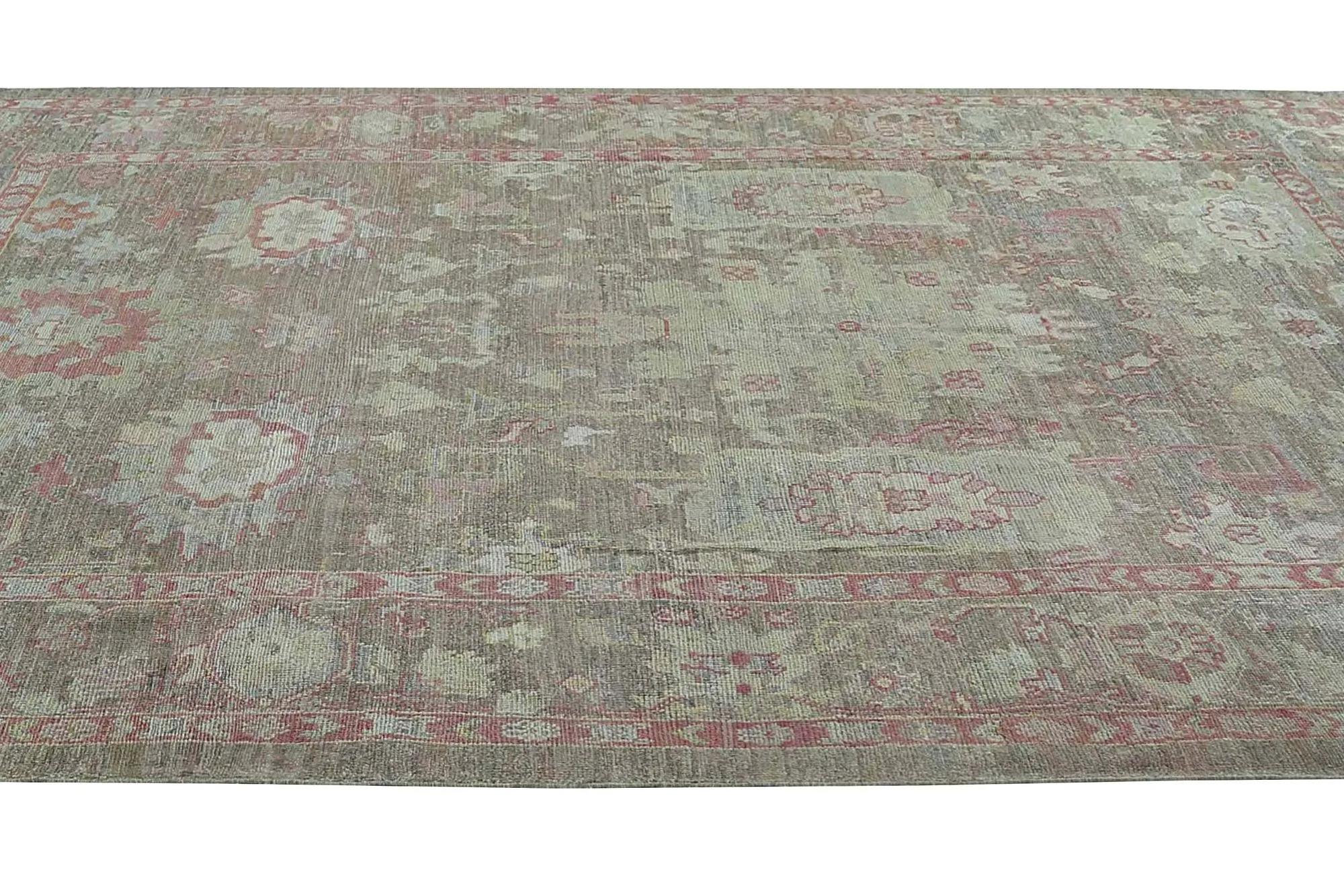 Entdecken Sie die Eleganz von Turkey Oushak mit seinen Teppichen. Dieses exklusive Design, das mit viel Liebe zum Detail entworfen wurde, ist perfekt, um Ihren Raum zu verschönern.