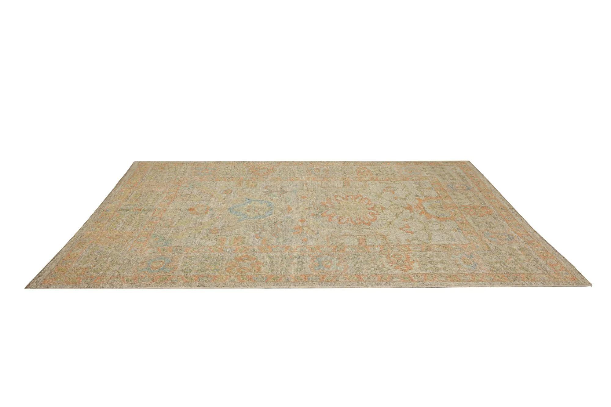Entdecken Sie die Eleganz von Turkey Oushak mit seinen Teppichen. Dieses exklusive Design, das mit viel Liebe zum Detail entworfen wurde, ist perfekt, um Ihren Raum zu verschönern.