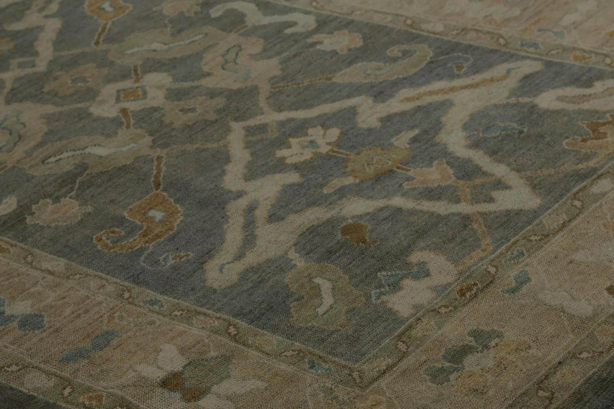 Scopri l'eleganza dei tappeti per l'area della Turchia Oushak. Progettato con una meticolosa attenzione ai dettagli, questo design esclusivo è perfetto per valorizzare il tuo spazio.