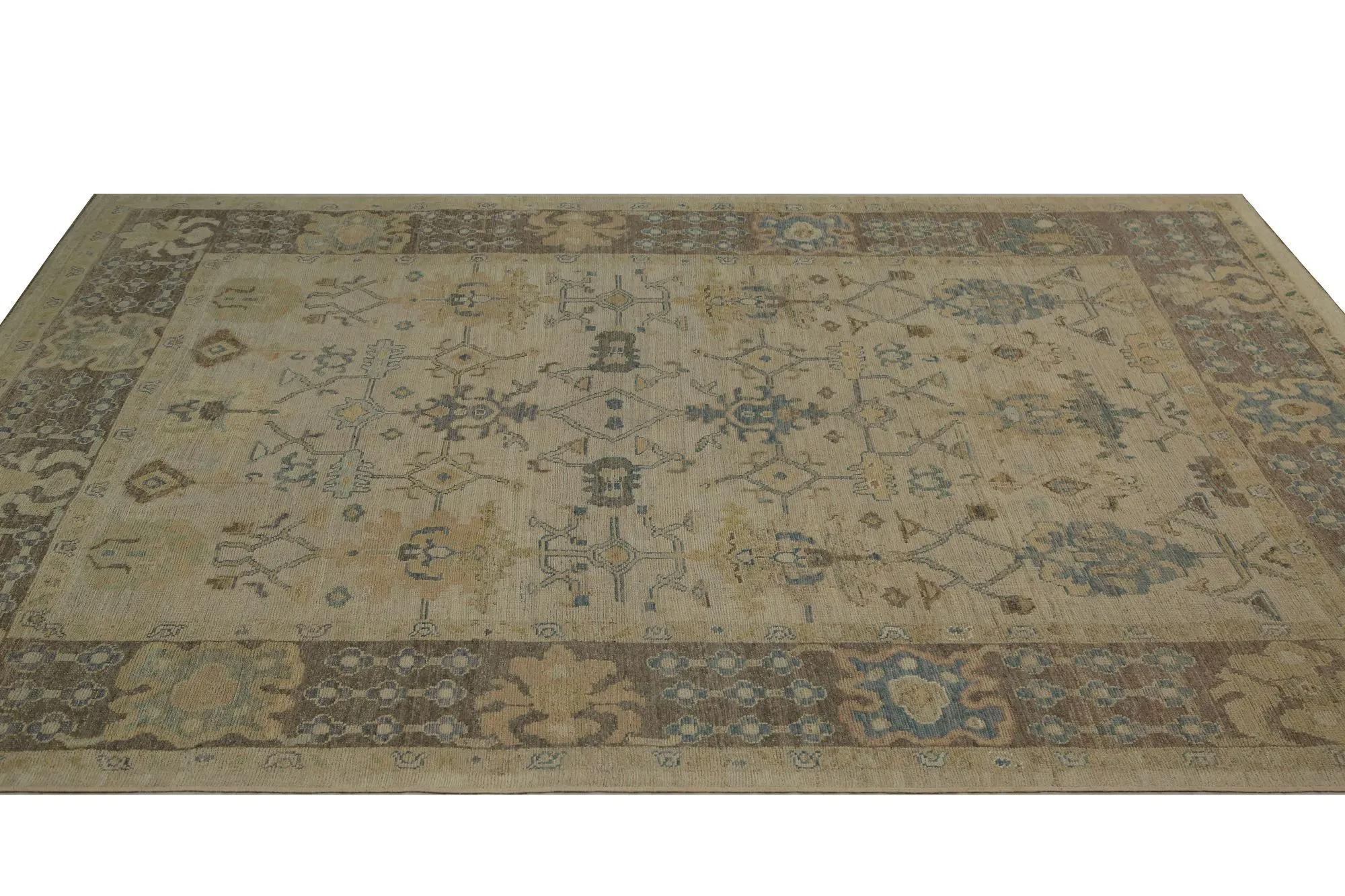 Scopri l'eleganza dei tappeti per l'area della Turchia Oushak. Progettato con una meticolosa attenzione ai dettagli, questo design esclusivo è perfetto per valorizzare il tuo spazio.
