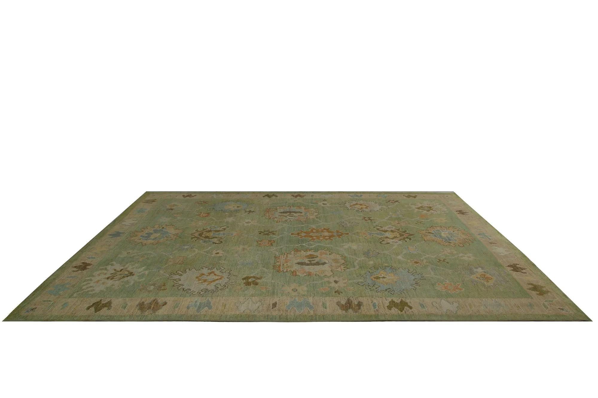 Scopri l'eleganza dei tappeti per l'area della Turchia Oushak. Progettato con una meticolosa attenzione ai dettagli, questo design esclusivo è perfetto per valorizzare il tuo spazio.