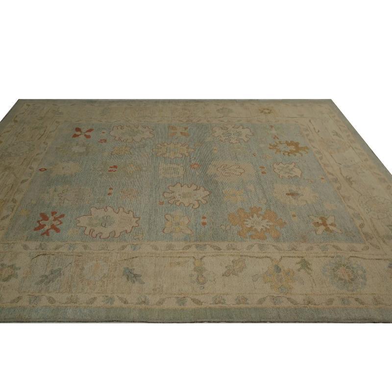 Entdecken Sie die Eleganz von Turkey Oushak mit seinen Teppichen. Dieses exklusive Design, das mit viel Liebe zum Detail entworfen wurde, ist perfekt, um Ihren Raum zu verschönern.
