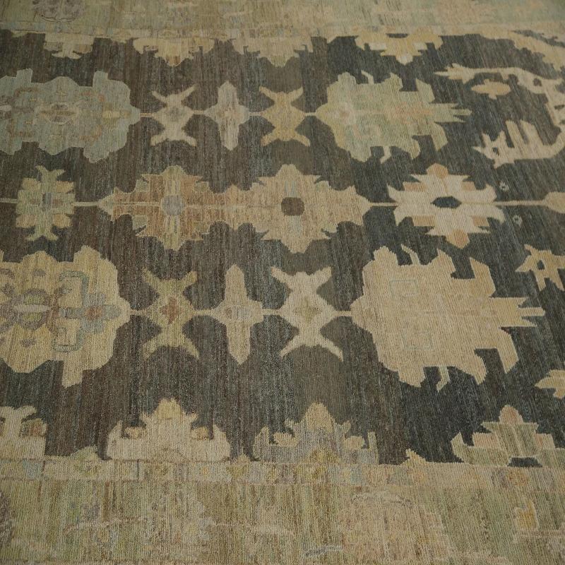 Entdecken Sie die Eleganz von Turkey Oushak mit seinen Teppichen. Dieses exklusive Design, das mit viel Liebe zum Detail entworfen wurde, ist perfekt, um Ihren Raum zu verschönern.
