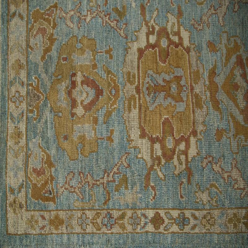 Entdecken Sie die Eleganz von Turkey Oushak mit seinen Teppichen. Dieses exklusive Design, das mit viel Liebe zum Detail entworfen wurde, ist perfekt, um Ihren Raum zu verschönern.