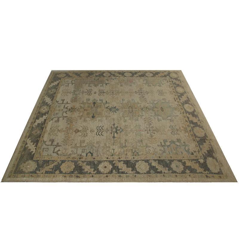 Entdecken Sie die Eleganz von Turkey Oushak mit seinen Teppichen. Dieses exklusive Design, das mit viel Liebe zum Detail entworfen wurde, ist perfekt, um Ihren Raum zu verschönern.