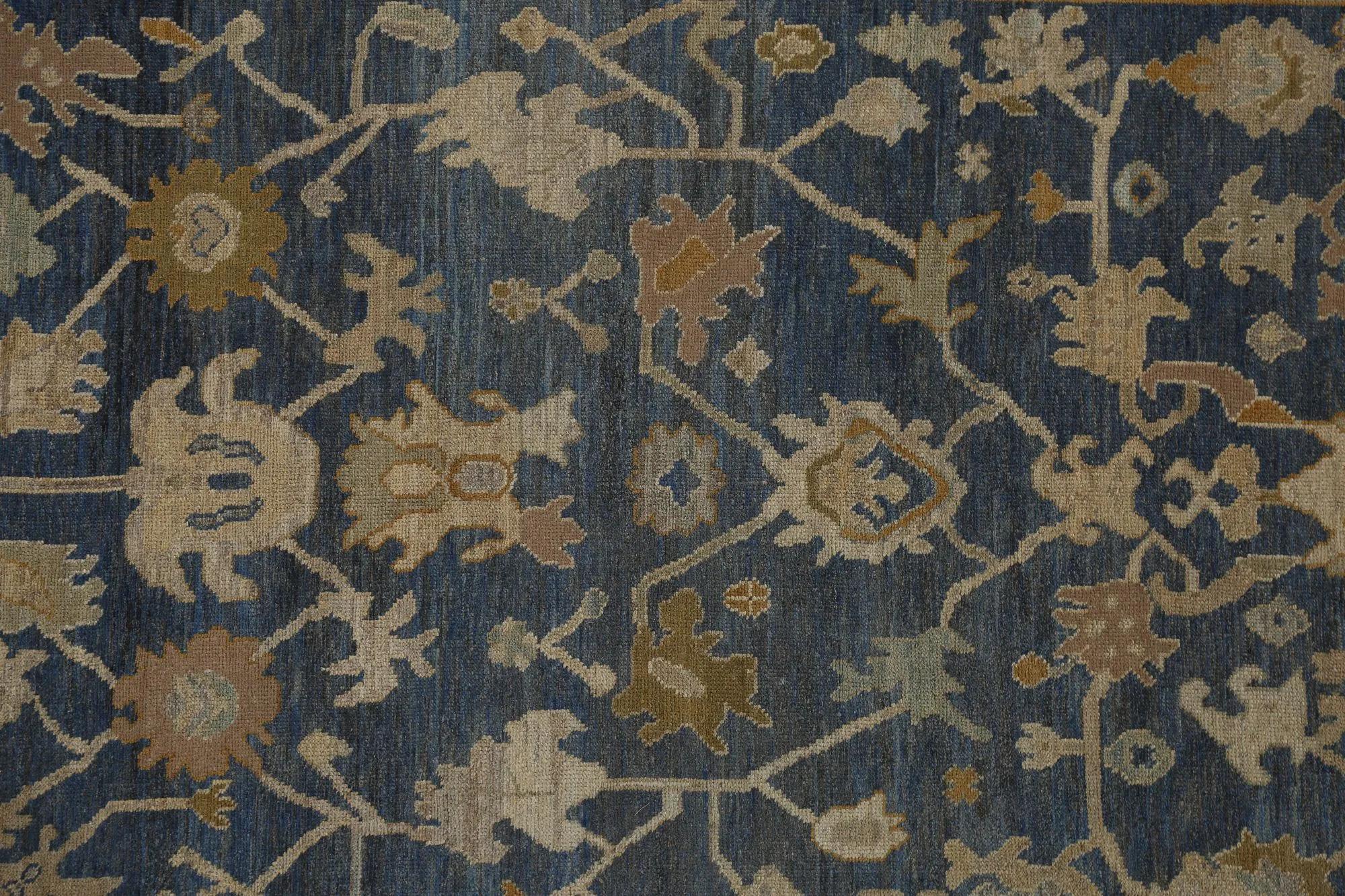 Scopri l'eleganza dei tappeti per l'area della Turchia Oushak. Progettato con una meticolosa attenzione ai dettagli, questo design esclusivo è perfetto per valorizzare il tuo spazio.