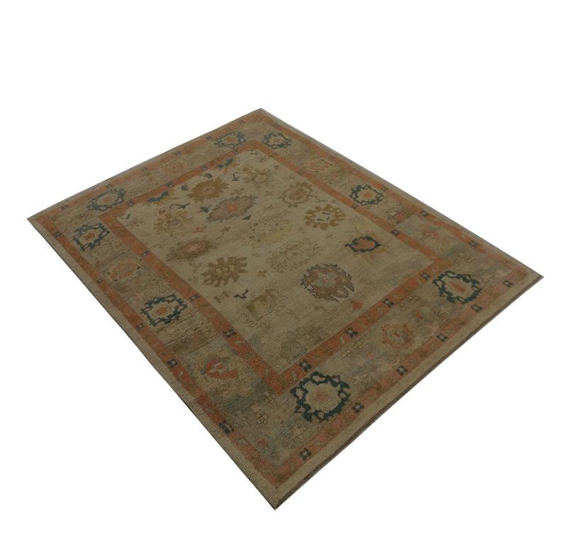 Scopri l'eleganza dei tappeti per l'area della Turchia Oushak. Progettato con una meticolosa attenzione ai dettagli, questo design esclusivo è perfetto per valorizzare il tuo spazio.