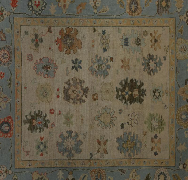 Entdecken Sie die Eleganz von Turkey Oushak mit seinen Teppichen. Dieses exklusive Design, das mit viel Liebe zum Detail entworfen wurde, ist perfekt, um Ihren Raum zu verschönern.