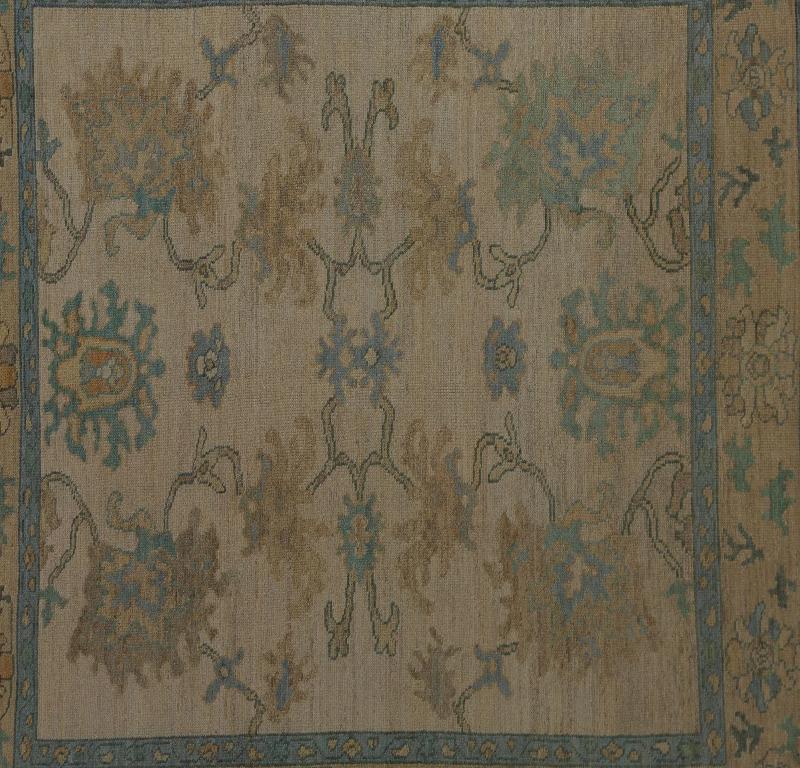 Entdecken Sie die Eleganz von Turkey Oushak mit seinen Teppichen. Dieses exklusive Design, das mit viel Liebe zum Detail entworfen wurde, ist perfekt, um Ihren Raum zu verschönern.