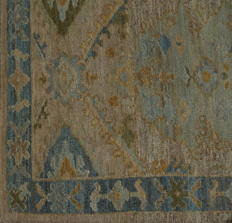 Entdecken Sie die Eleganz von Turkey Oushak mit seinen Teppichen. Dieses exklusive Design, das mit viel Liebe zum Detail entworfen wurde, ist perfekt, um Ihren Raum zu verschönern.