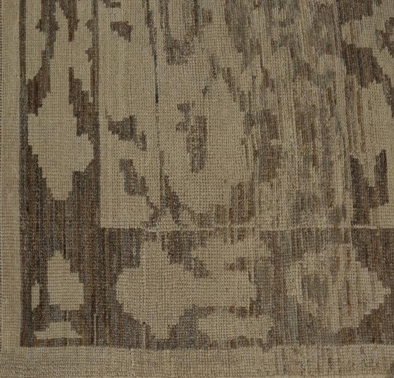 Entdecken Sie die Eleganz von Turkey Oushak mit seinen Teppichen. Dieses exklusive Design, das mit viel Liebe zum Detail entworfen wurde, ist perfekt, um Ihren Raum zu verschönern.