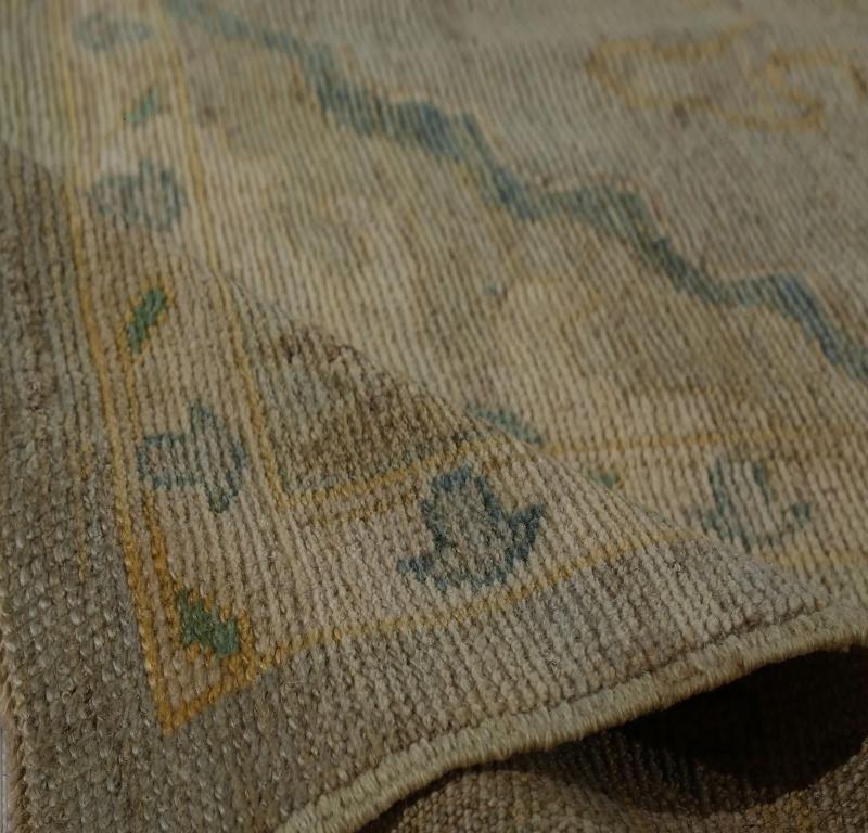 Oushak-Teppiche aus der Türkei – Design – 99051 (20. Jahrhundert) im Angebot