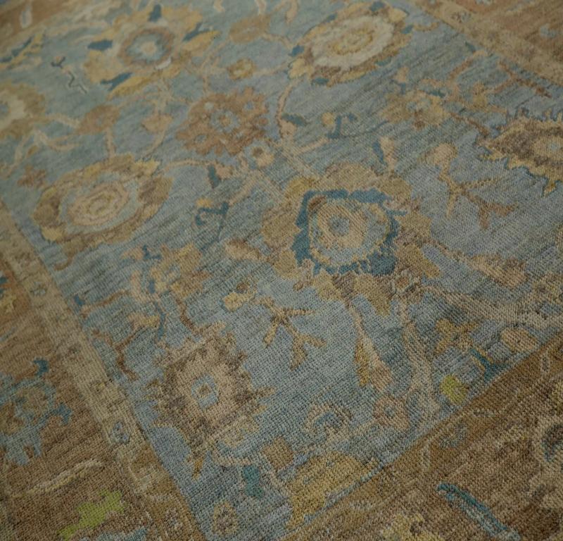 Entdecken Sie die Eleganz von Turkey Oushak mit seinen Teppichen. Dieses exklusive Design, das mit viel Liebe zum Detail entworfen wurde, ist perfekt, um Ihren Raum zu verschönern.
