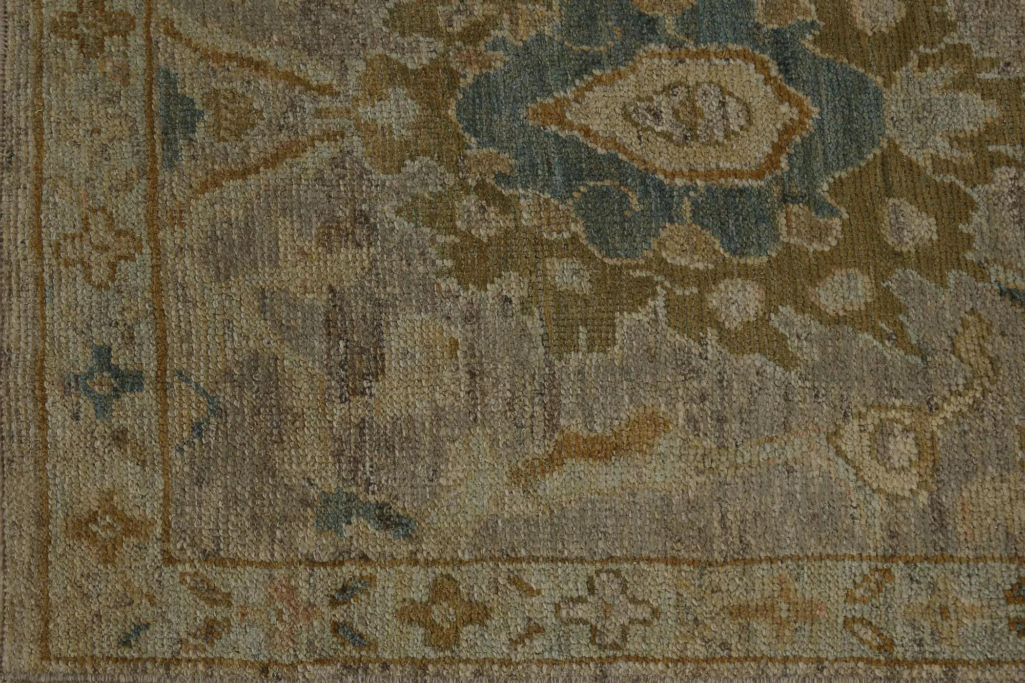 Entdecken Sie die Eleganz von Turkey Oushak mit seinen Teppichen. Dieses exklusive Design, das mit viel Liebe zum Detail entworfen wurde, ist perfekt, um Ihren Raum zu verschönern.