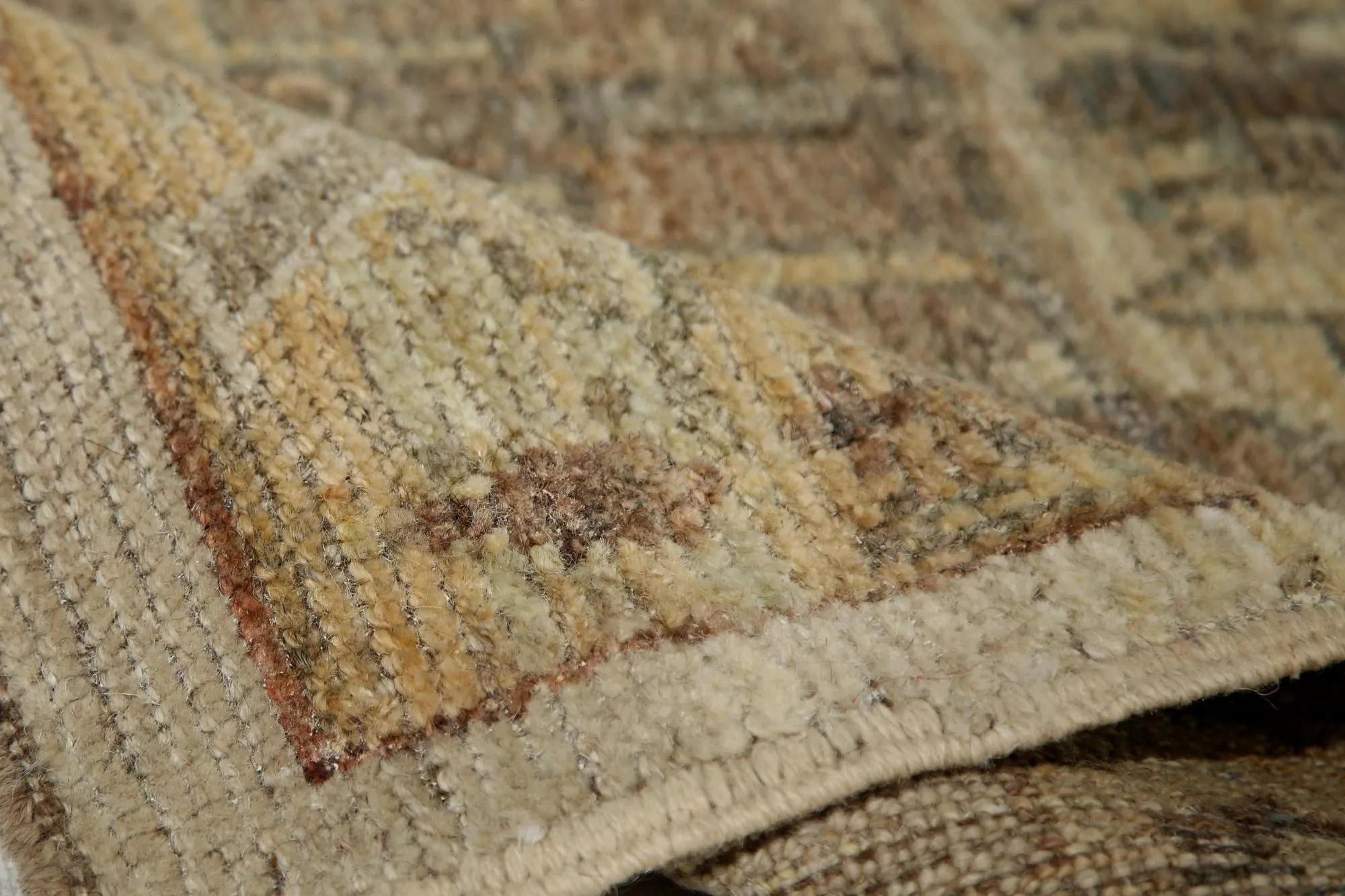 Entdecken Sie die Eleganz von Turkey Oushak mit seinen Teppichen. Dieses exklusive Design, das mit viel Liebe zum Detail entworfen wurde, ist perfekt, um Ihren Raum zu verschönern.