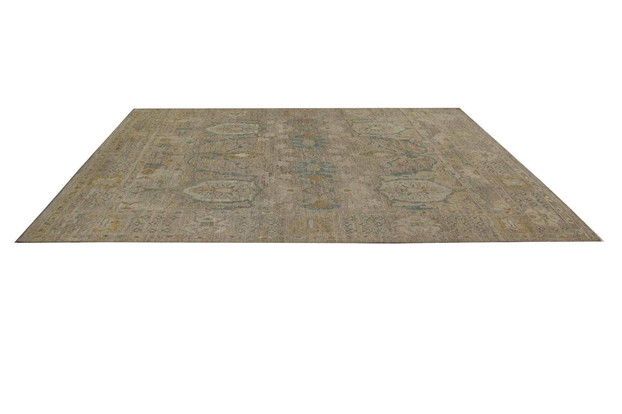 Scopri l'eleganza dei tappeti per l'area della Turchia Oushak. Progettato con una meticolosa attenzione ai dettagli, questo design esclusivo è perfetto per valorizzare il tuo spazio.