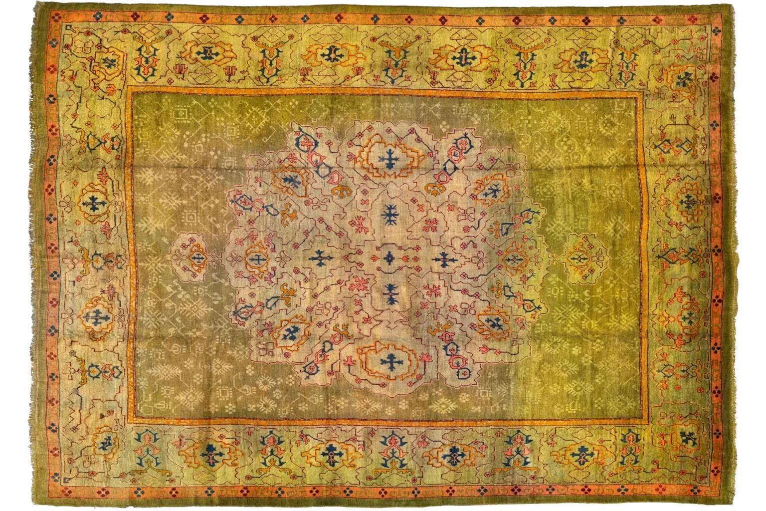Turquía Oushak Sobre Alfombra Circa 1910 - Lana Verde Rosa Rojo Diseño - 99578 Turco en venta