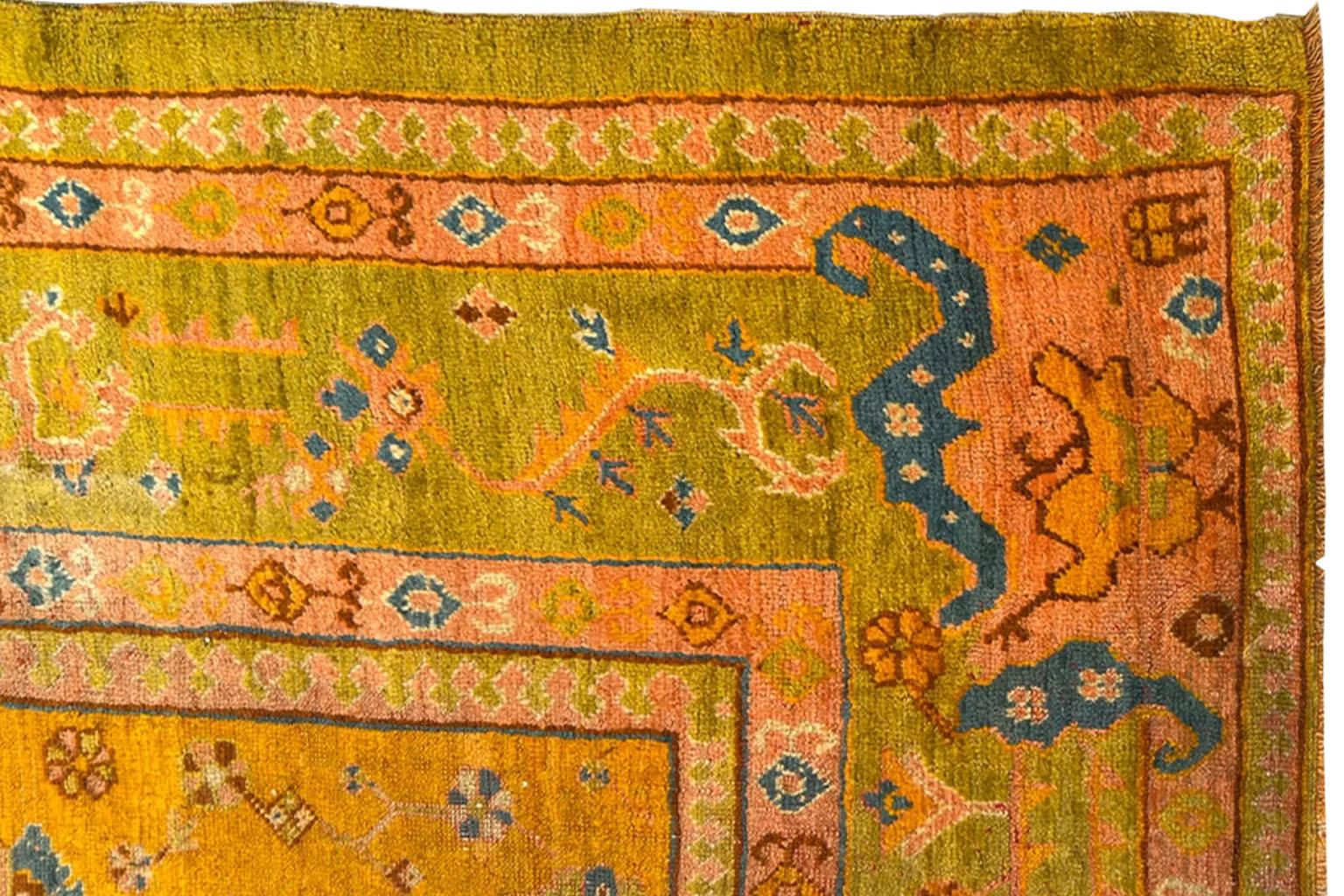 Turquía Oushak Sobre Alfombra Circa 1910 - Lana Verde Rosa Rojo Diseño - 99578 siglo XX en venta