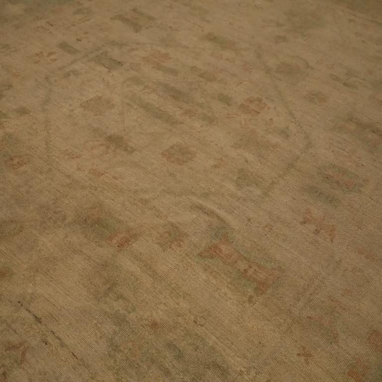 Türkei Oushak Over Size Teppich - Wolle Braun Grün Elfenbein Design - 98048 (Handgewebt) im Angebot