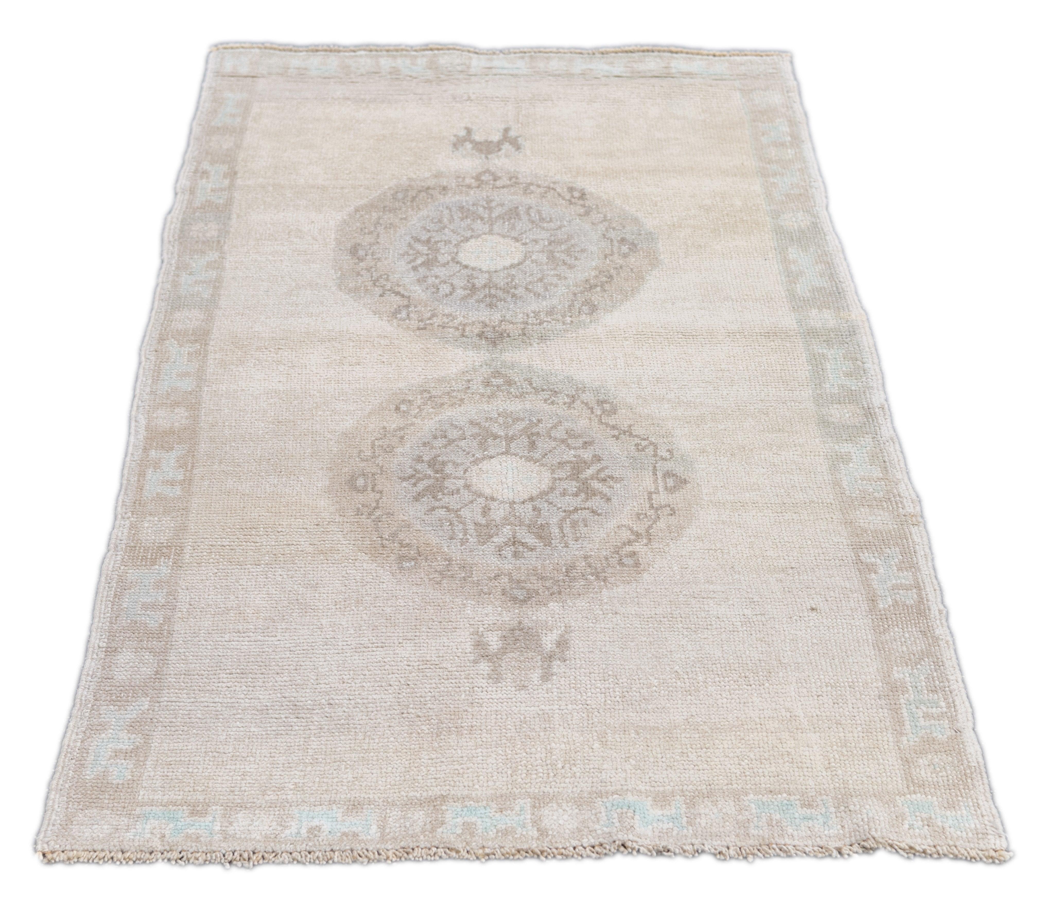 Türkei Oushak-Teppich 3'1'' x 5'10'' (21. Jahrhundert und zeitgenössisch) im Angebot