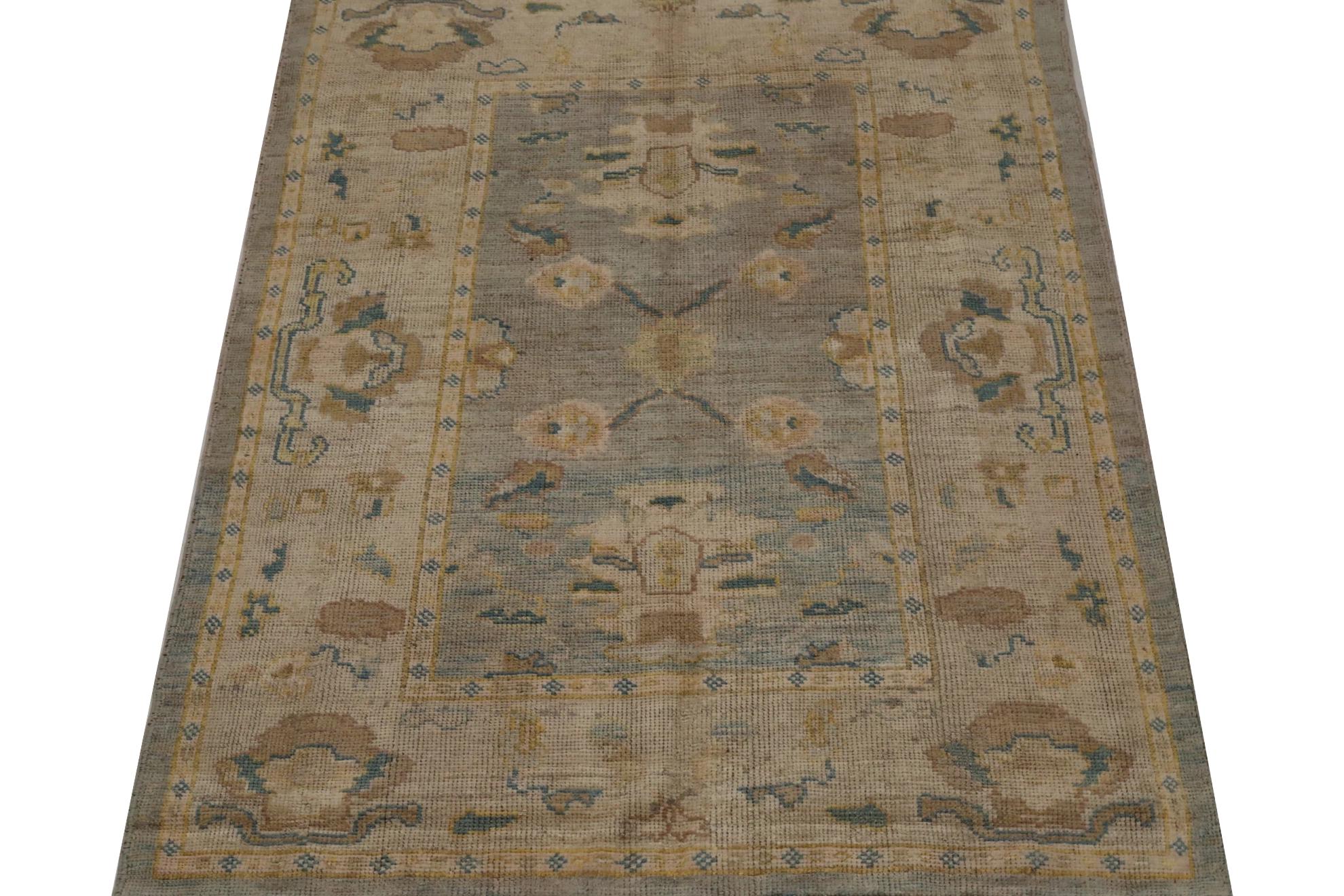 Découvrez l'élégance de la Collection Eleg, qui comprend un petit tapis. Conçu avec de la laine et du bleuIvoireTaupeJaune, ce design exclusif est parfait pour mettre en valeur votre espace.
