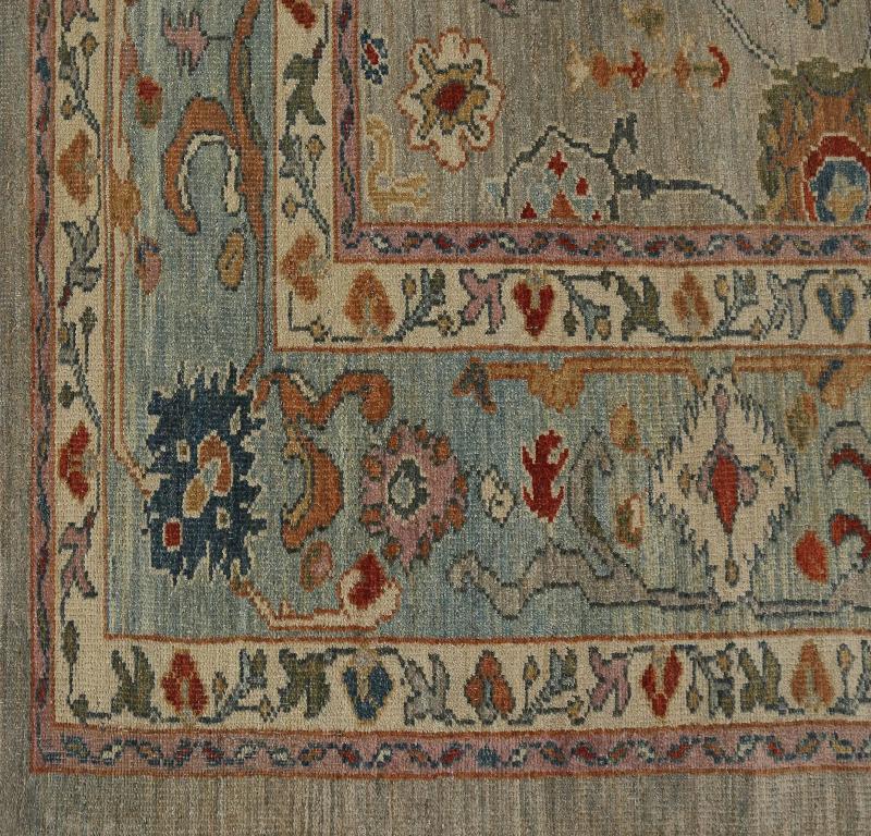 Scopri l'eleganza dei Sultanabad Rugs della Turchia. Progettato con una meticolosa attenzione ai dettagli, questo design esclusivo è perfetto per valorizzare il tuo spazio.