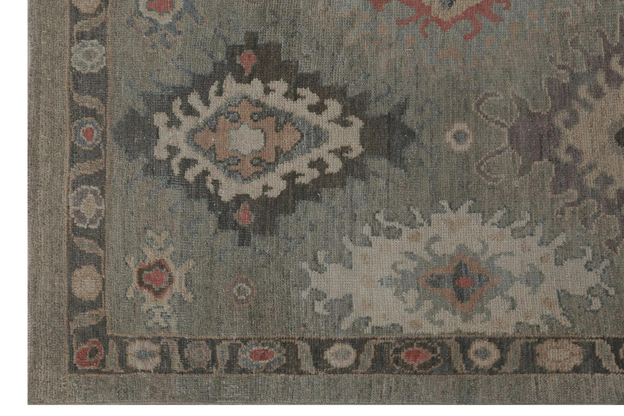 Descubre la elegancia de Turquía con Sultanabad Rugs. Diseñado con meticulosa atención al detalle, este diseño exclusivo es perfecto para realzar tu espacio.