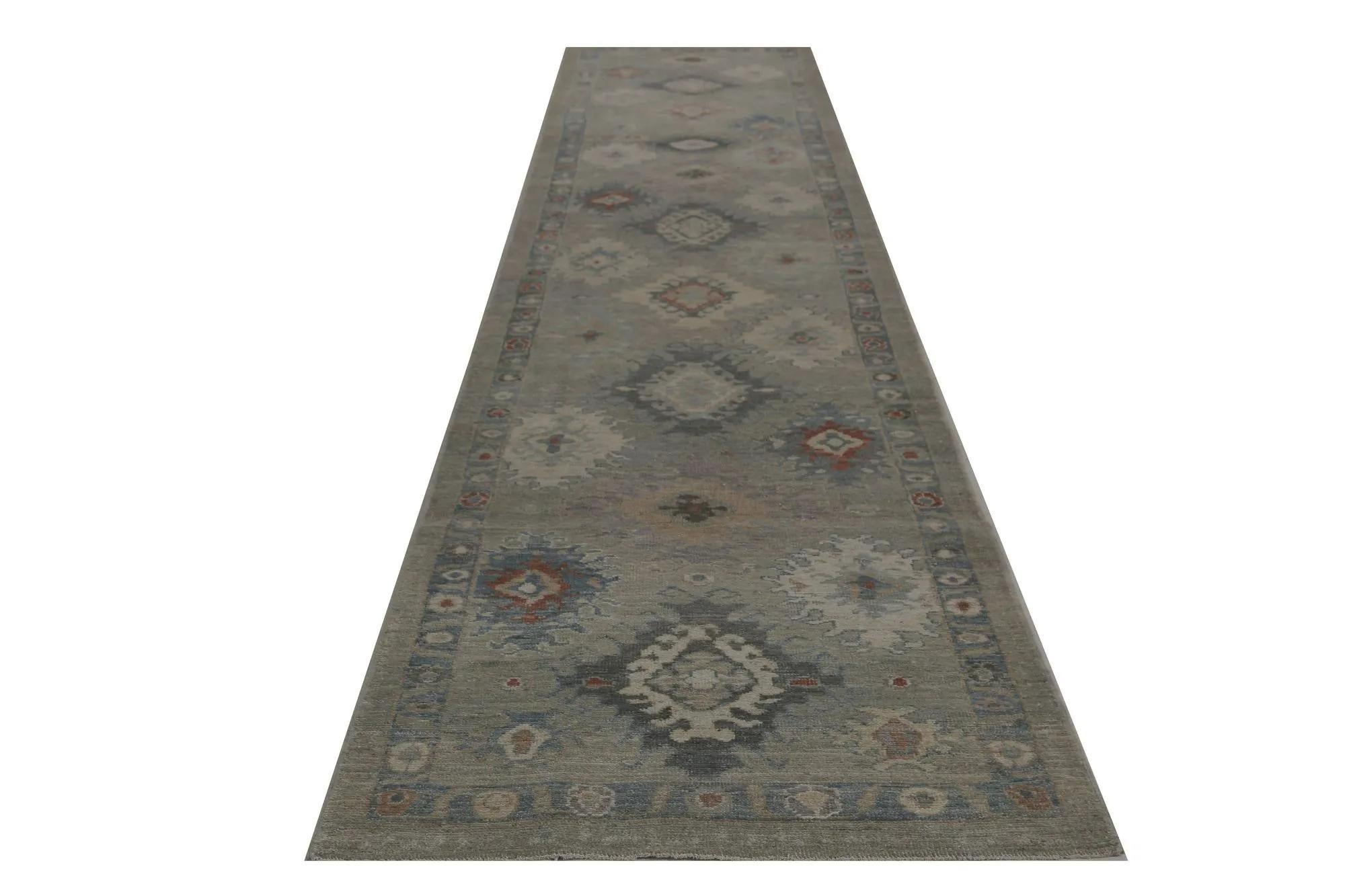 Descubre la elegancia de Turquía con Sultanabad Rugs. Diseñado con meticulosa atención al detalle, este diseño exclusivo es perfecto para realzar tu espacio.