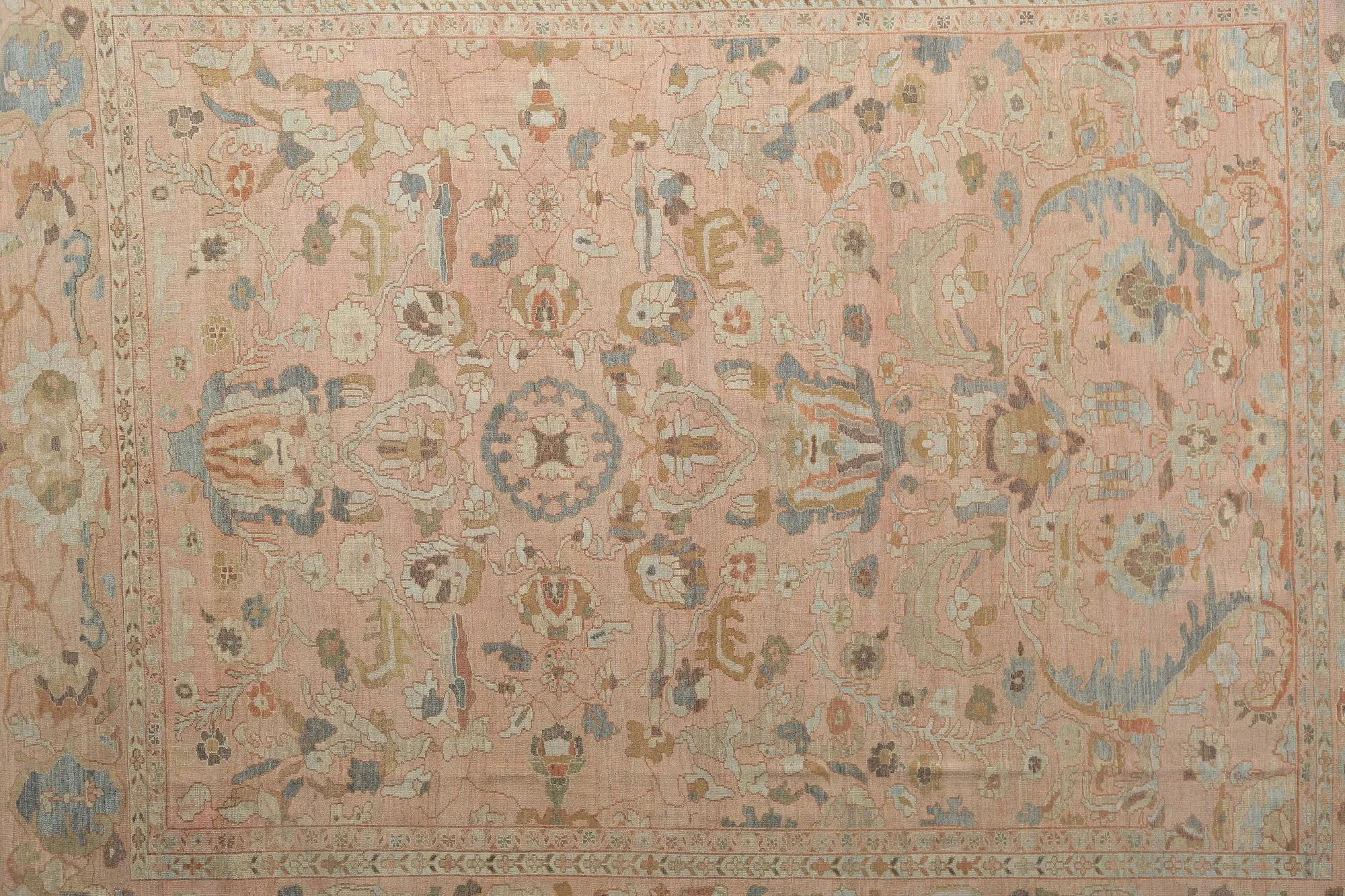Descubre la elegancia de Turquía con Sultanabad Rugs. Diseñado con meticulosa atención al detalle, este diseño exclusivo es perfecto para realzar tu espacio.