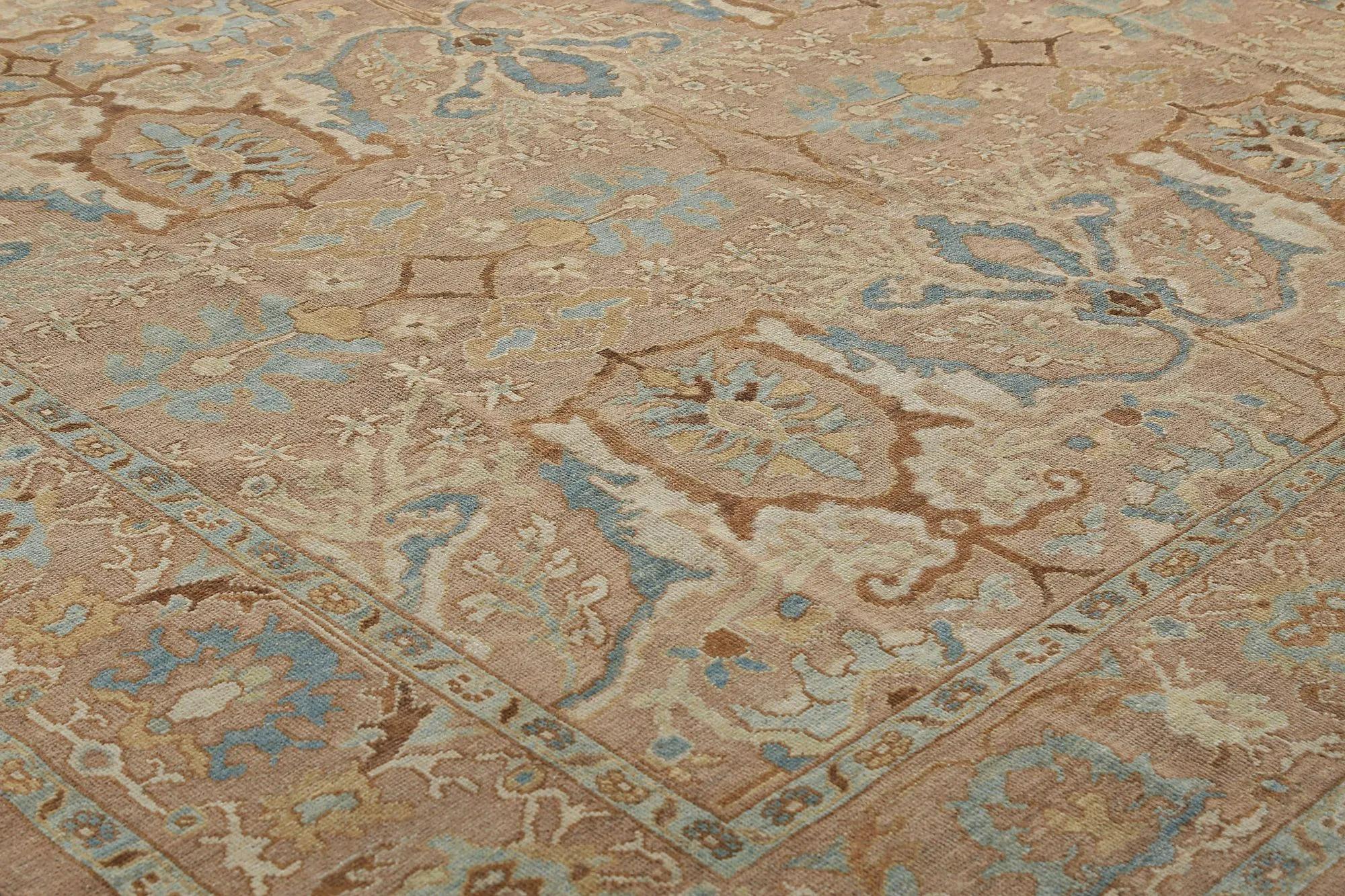 Découvrez l'élégance des tapis de Turquie Sultanabad. Conçu avec une attention méticuleuse aux détails, ce design exclusif est parfait pour mettre en valeur votre espace.