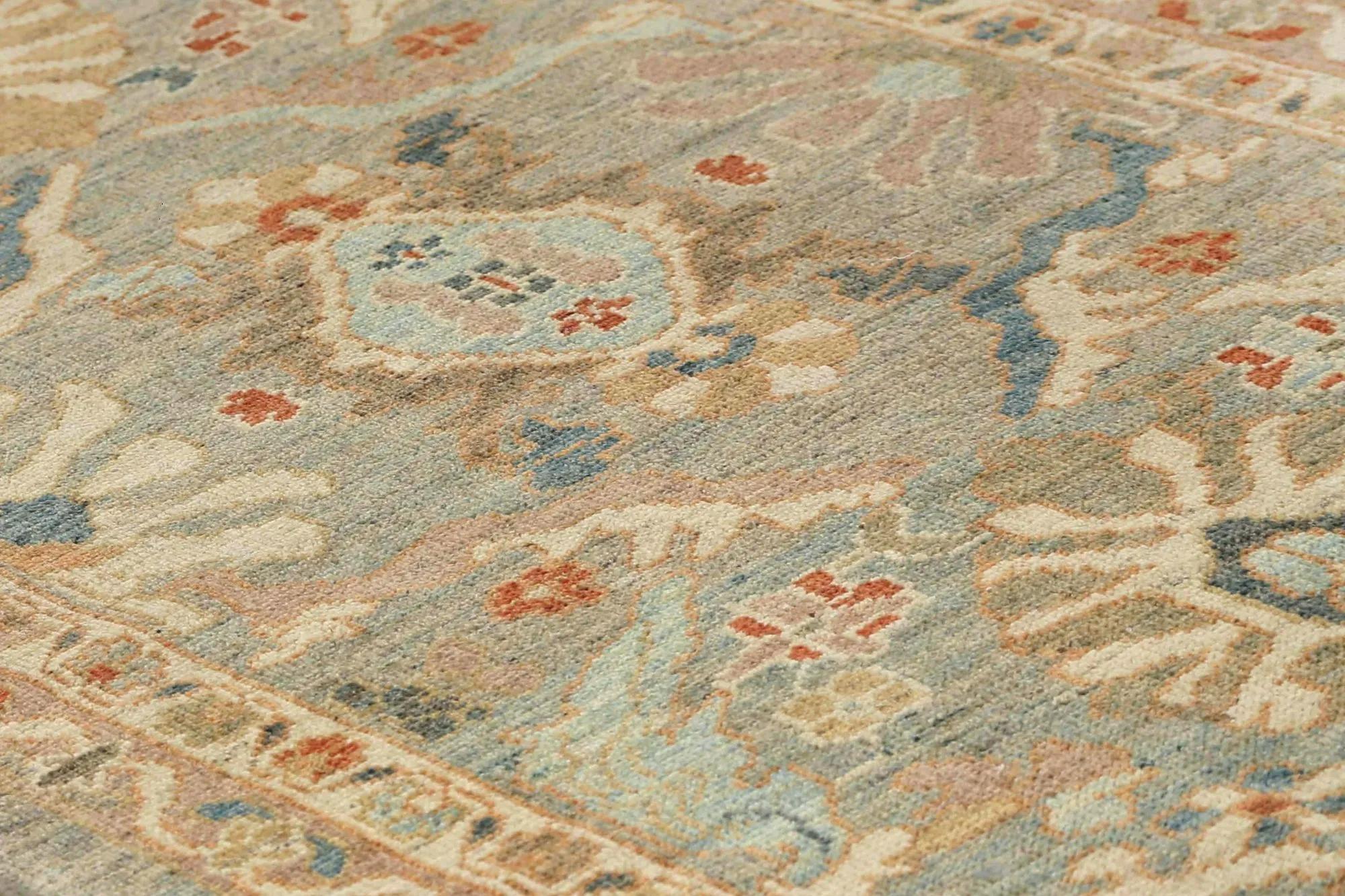 Descubre la elegancia de Turquía con Sultanabad Rugs. Diseñado con meticulosa atención al detalle, este diseño exclusivo es perfecto para realzar tu espacio.