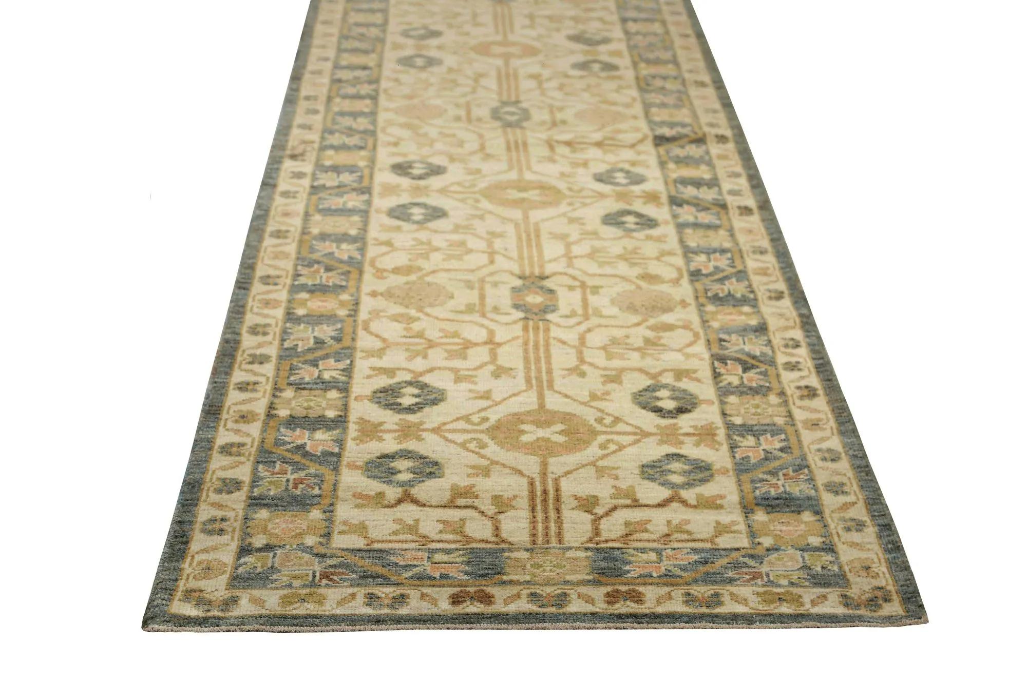 Entdecken Sie die Eleganz von Turkey Sultanabad mit seinen Teppichen. Dieses exklusive Design, das mit viel Liebe zum Detail entworfen wurde, ist perfekt, um Ihren Raum zu verschönern.