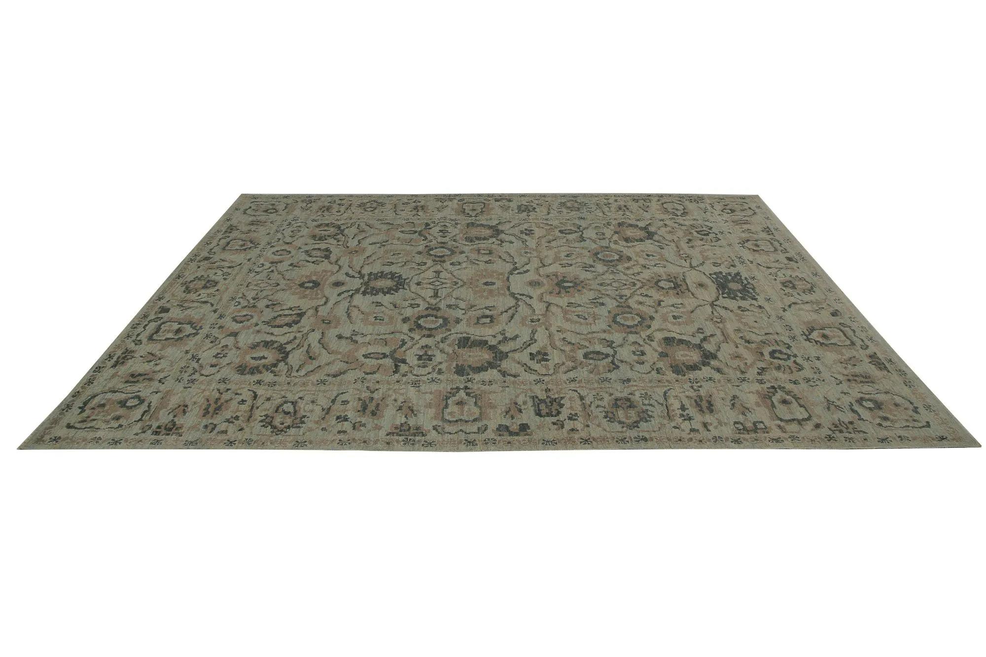 Découvrez l'élégance des tapis de Turquie Sultanabad. Conçu avec une attention méticuleuse aux détails, ce design exclusif est parfait pour mettre en valeur votre espace.